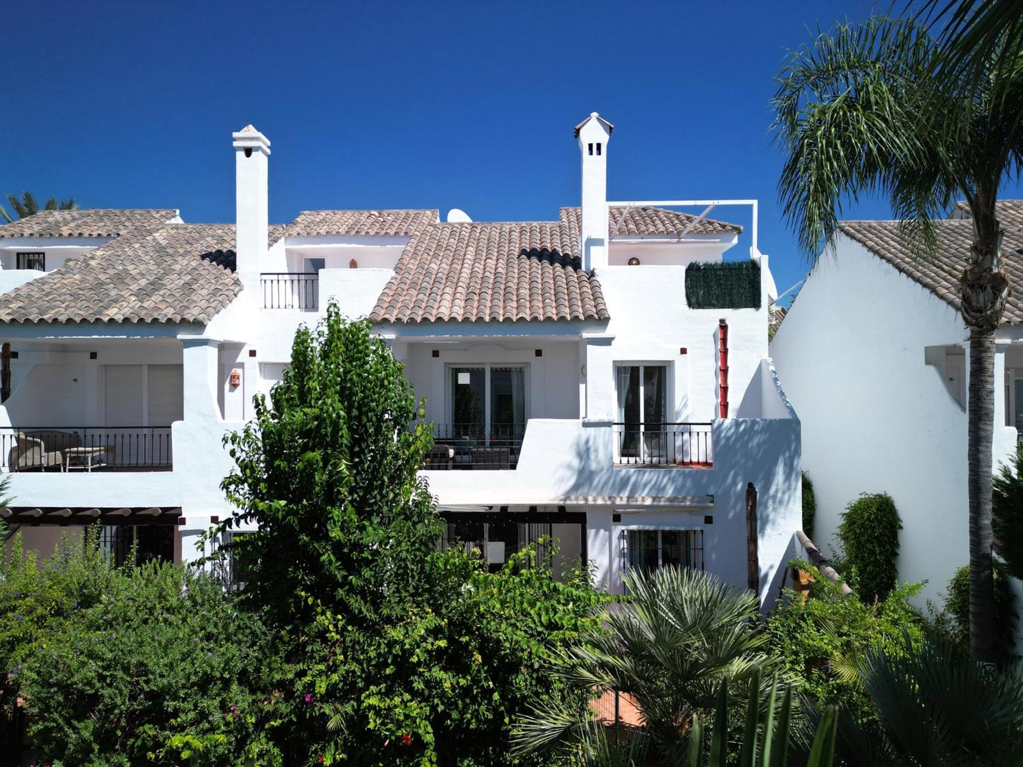 UNIQUE TOWNHOUSE IN FRONT OF PUERTO BANUS