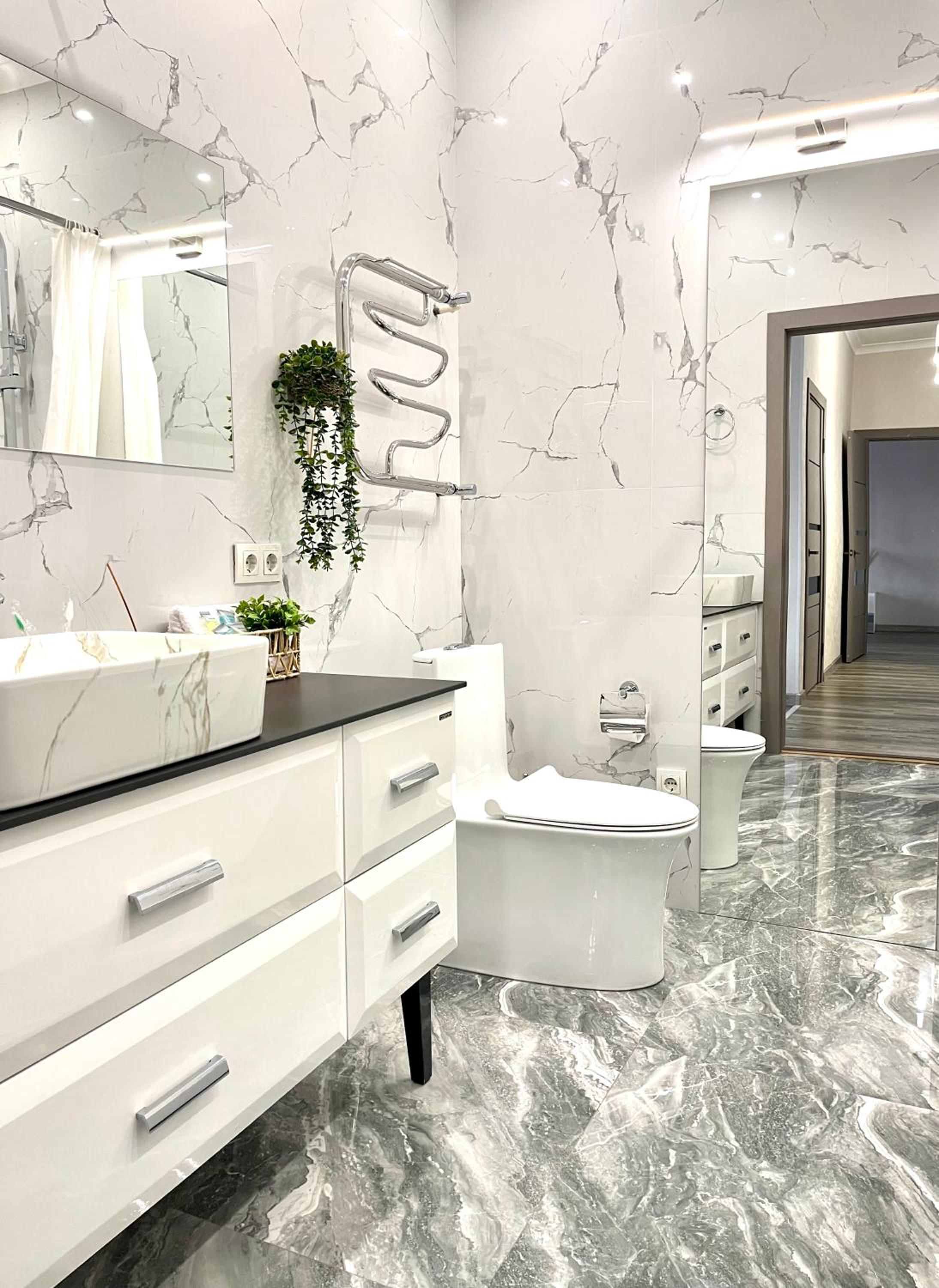 3-Bedroom Luxury Apartment in Central Almaty view 5