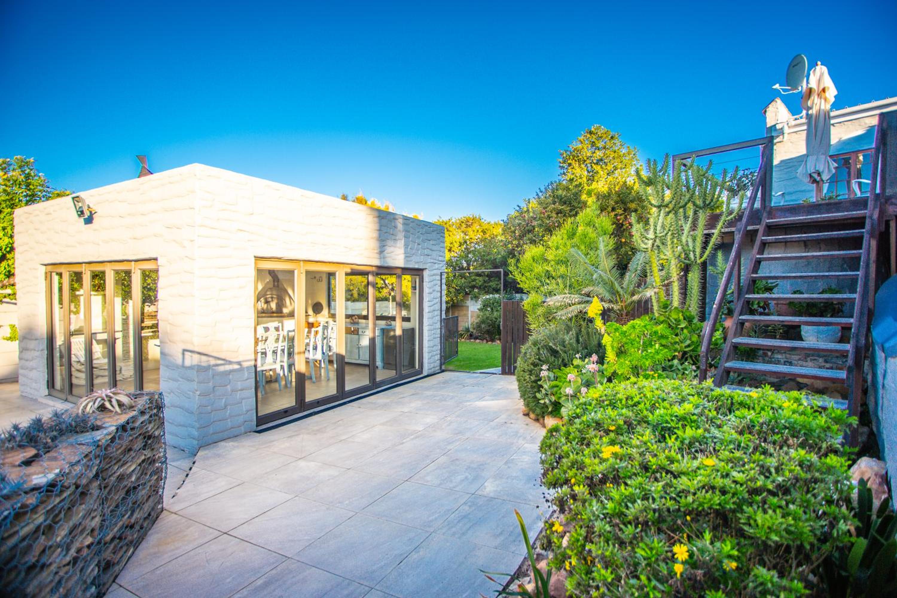 Villa Luisa: Sun-filled hidden gem with Pool. view 2