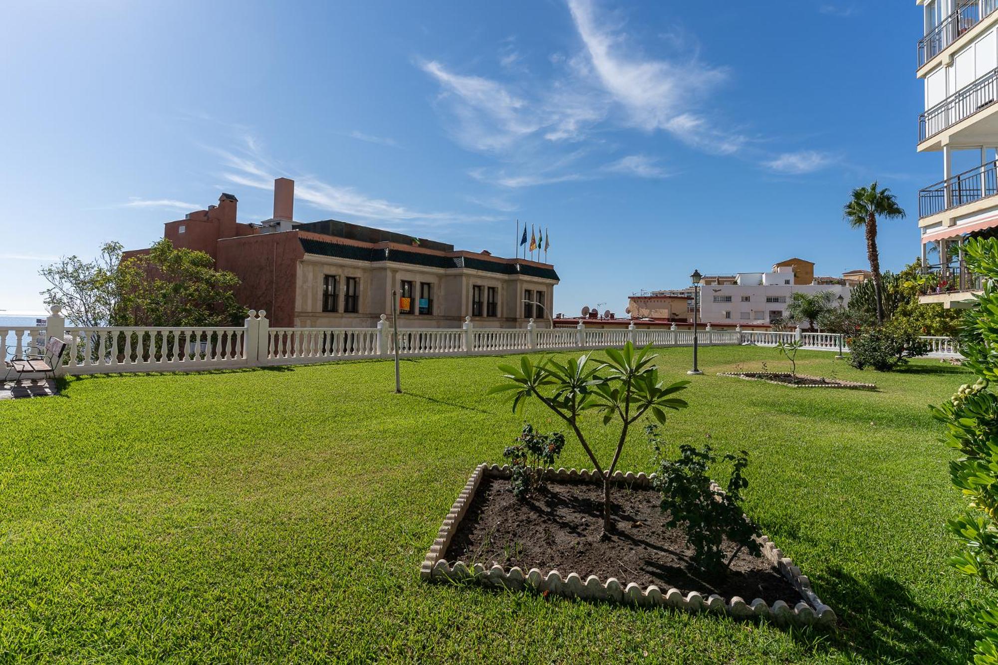 MONKÓ CORONAS
