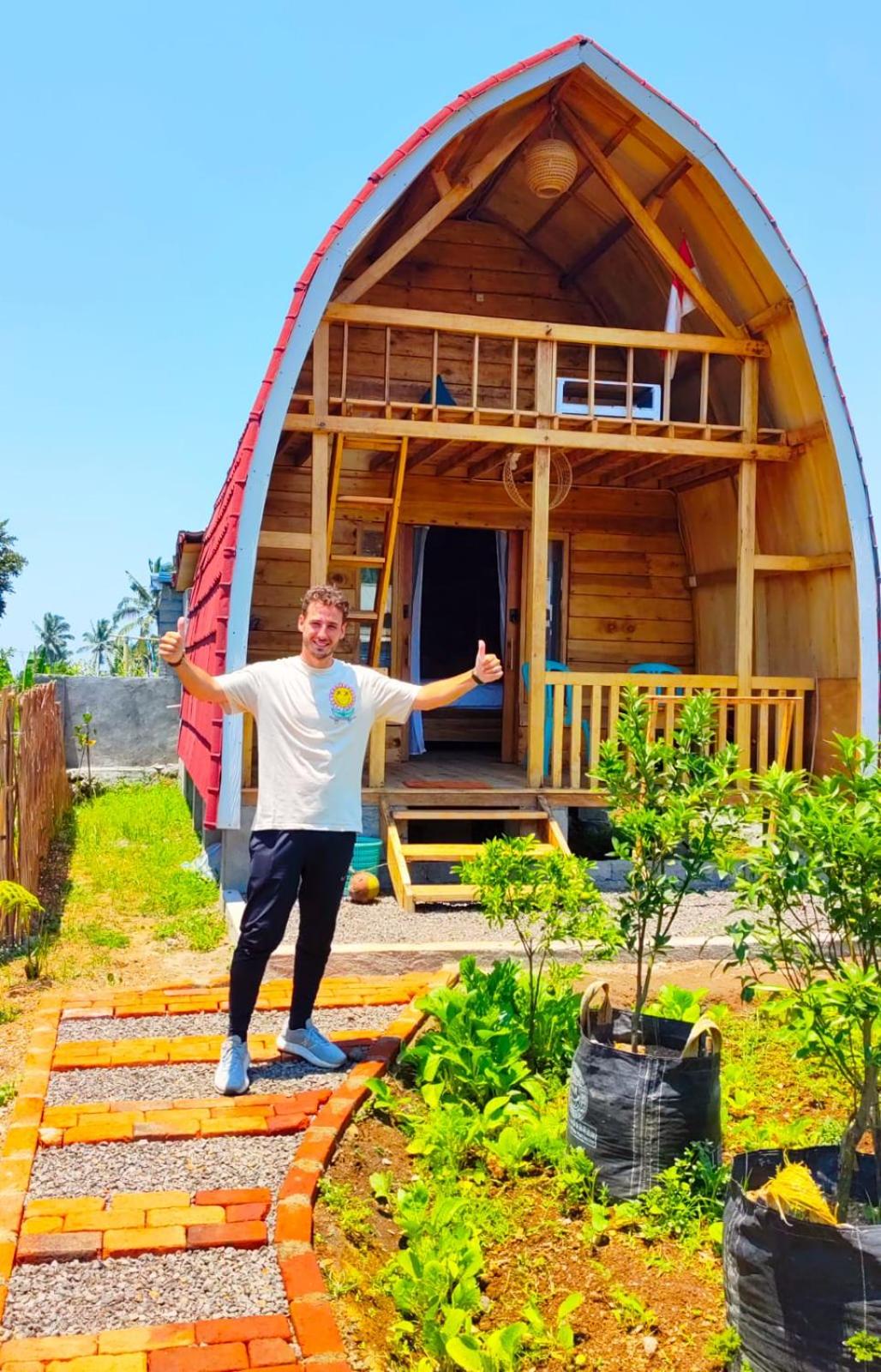 Raturinjani homestay