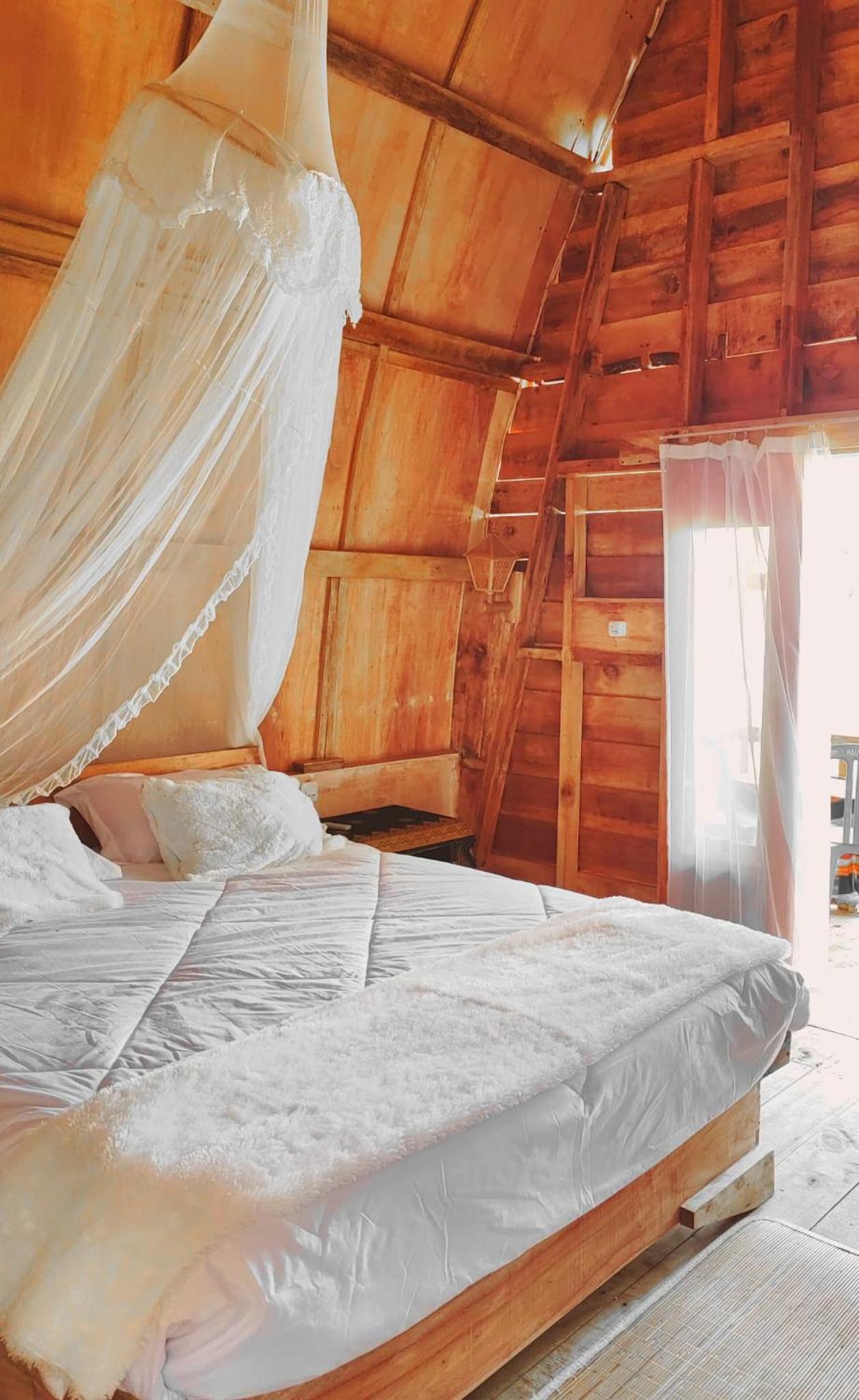 Raturinjani homestay