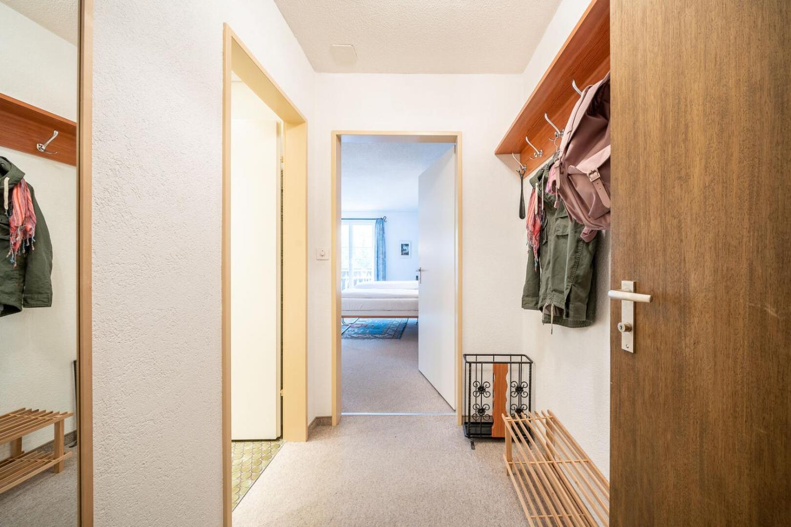 3306 Charmante 1,5-Zimmer-Wohnung mit Talblick