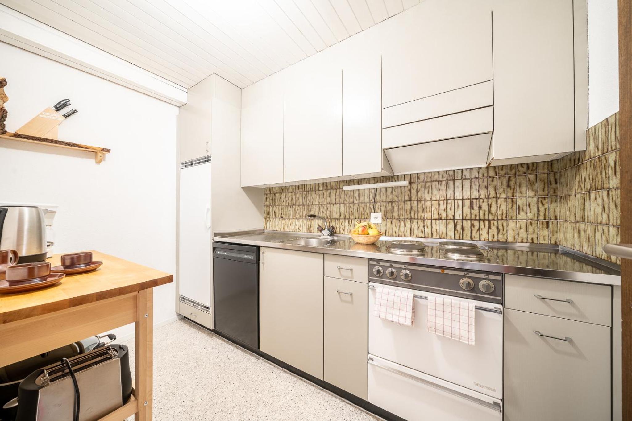 3403 Heimelige Wohnung mit viel Dachschraege