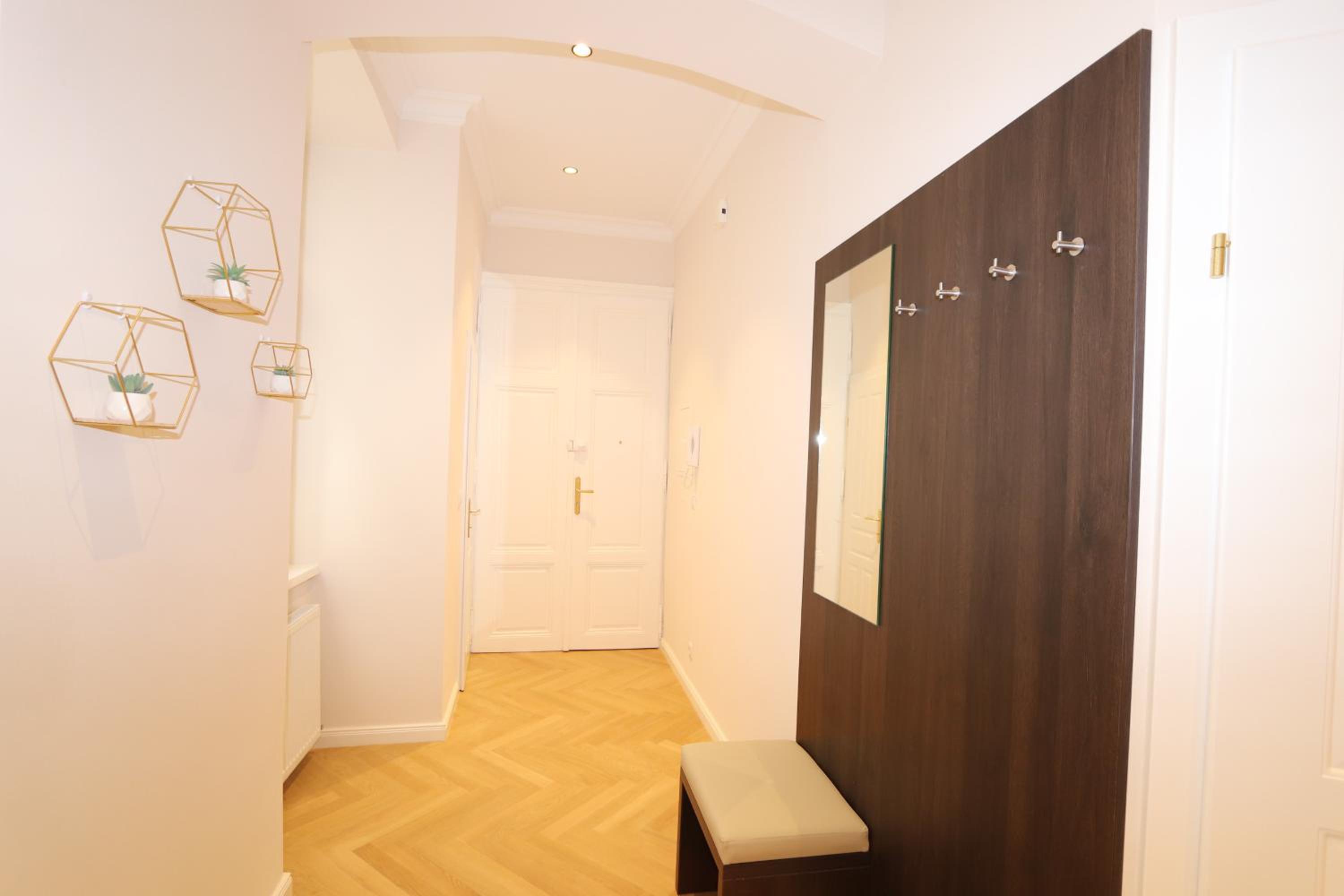 Stylish City Center Apartment