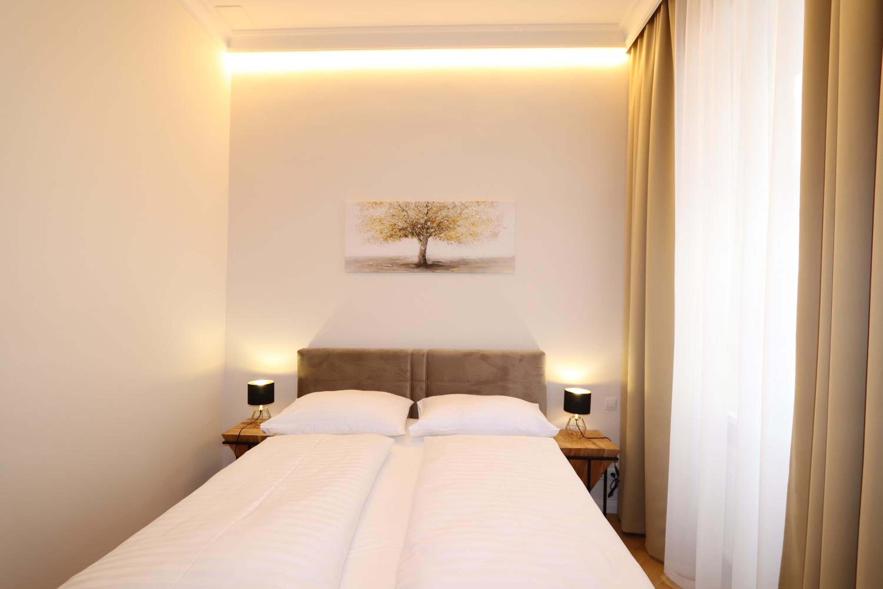 Stylish City Center Apartment