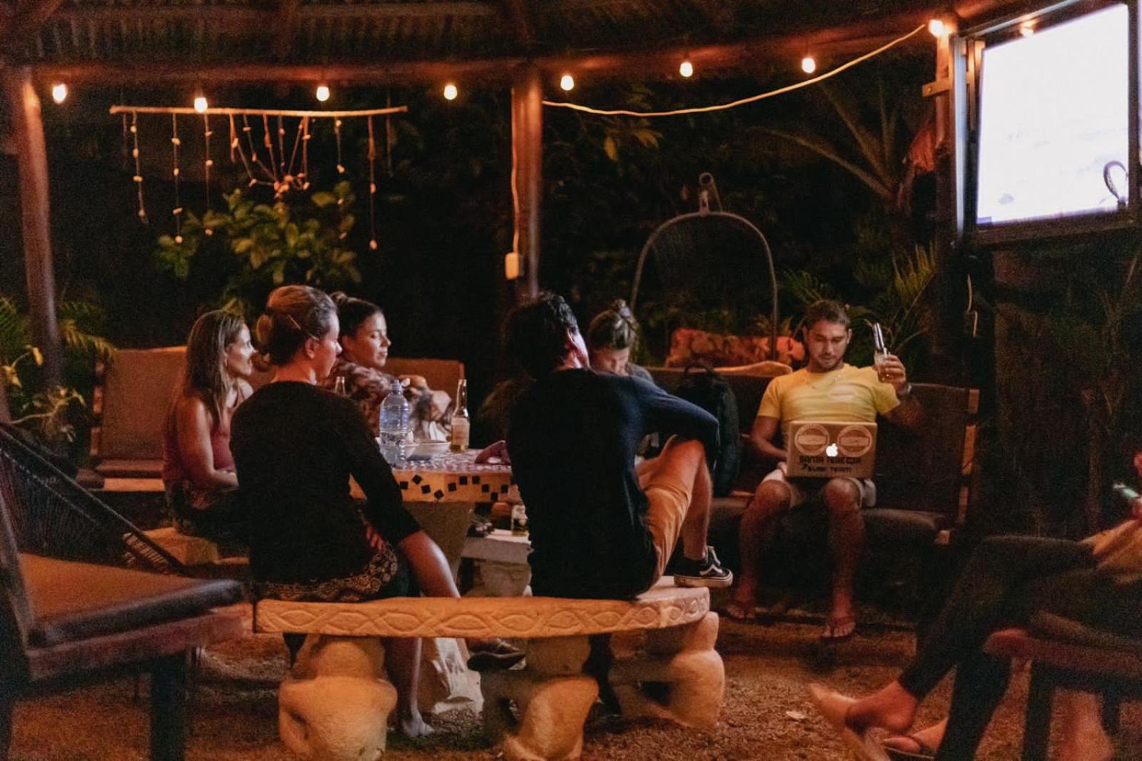 El Gato Rojas Surf Hostel