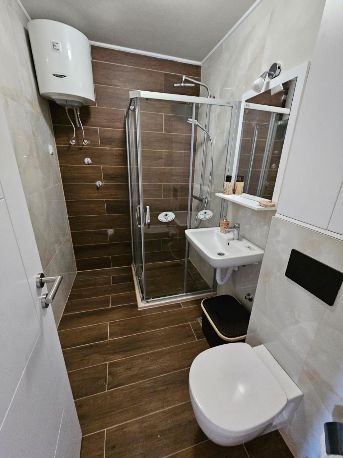 Ami L4-9 Apartman