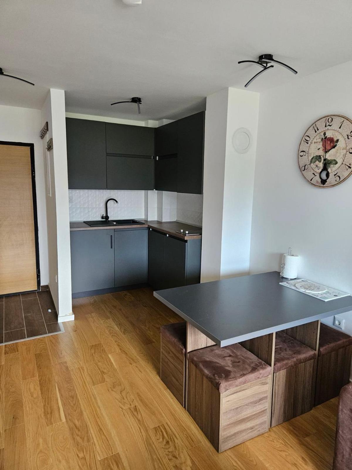 Ami L4-9 Apartman