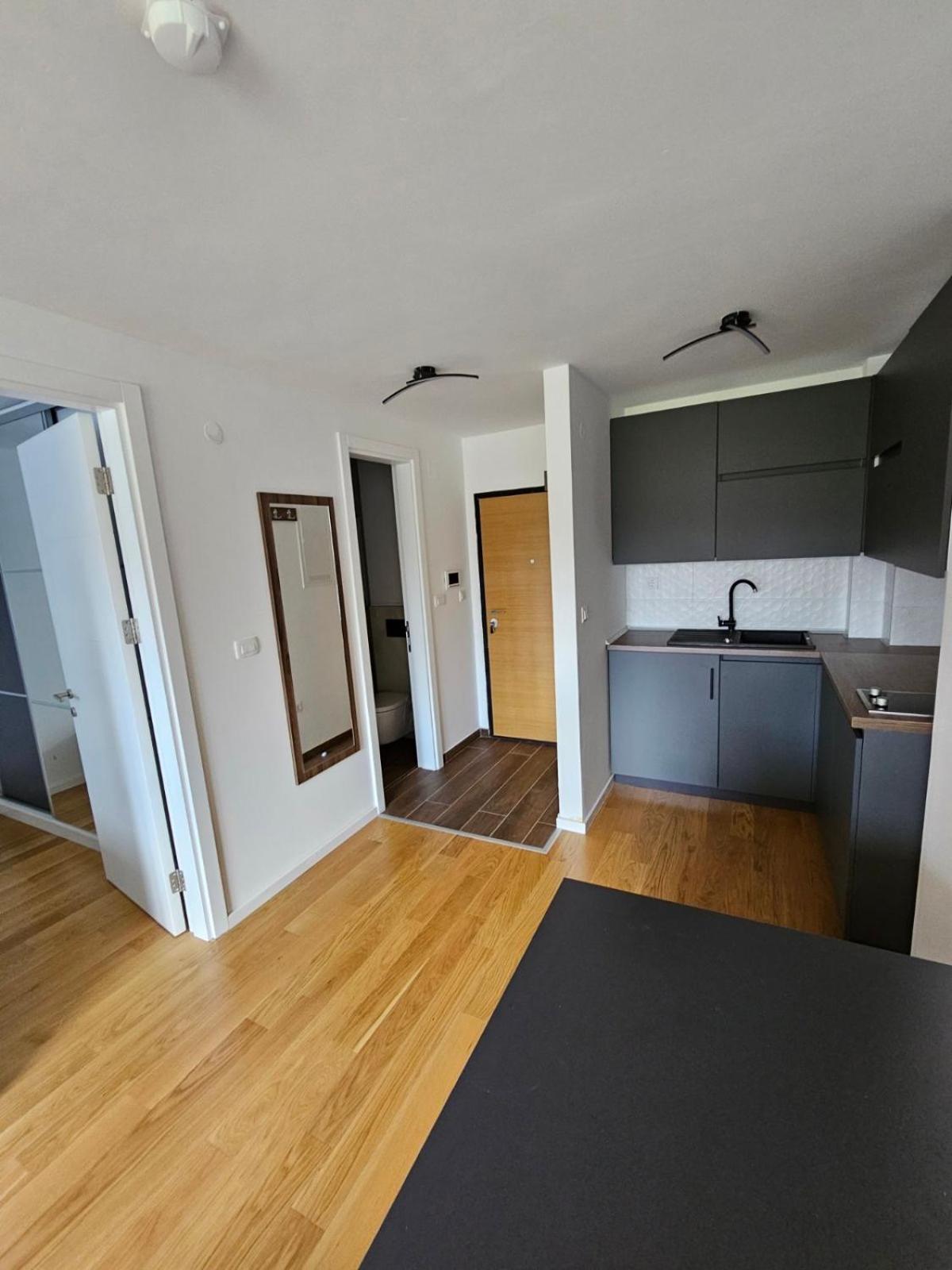 Ami L4-9 Apartman
