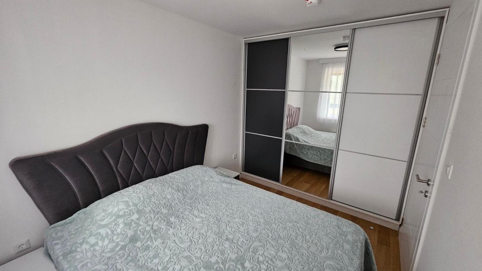 Ami L4-9 Apartman