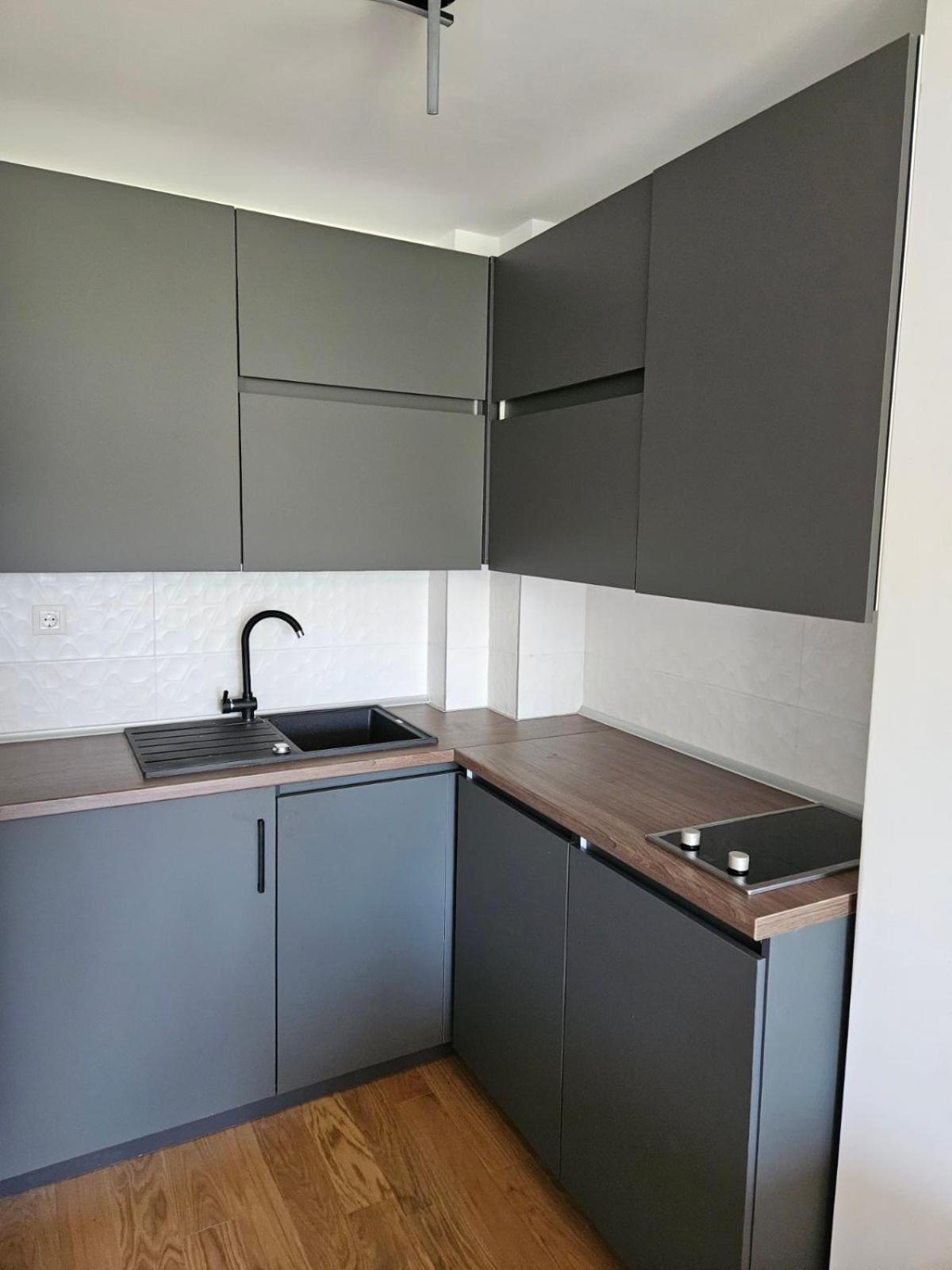Ami L4-9 Apartman