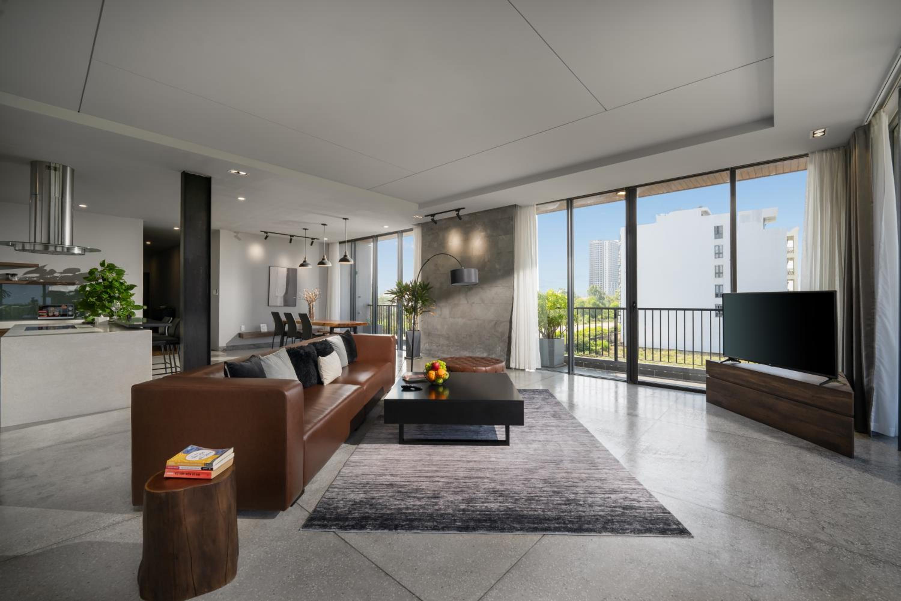 The Sense Apartment - Modern, Near My An Beach view 3