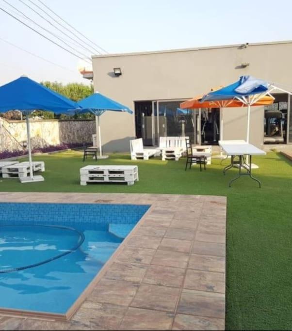 Essmante Villa - Comunal Pool, Gym, Tennis & Basketball Court view 5