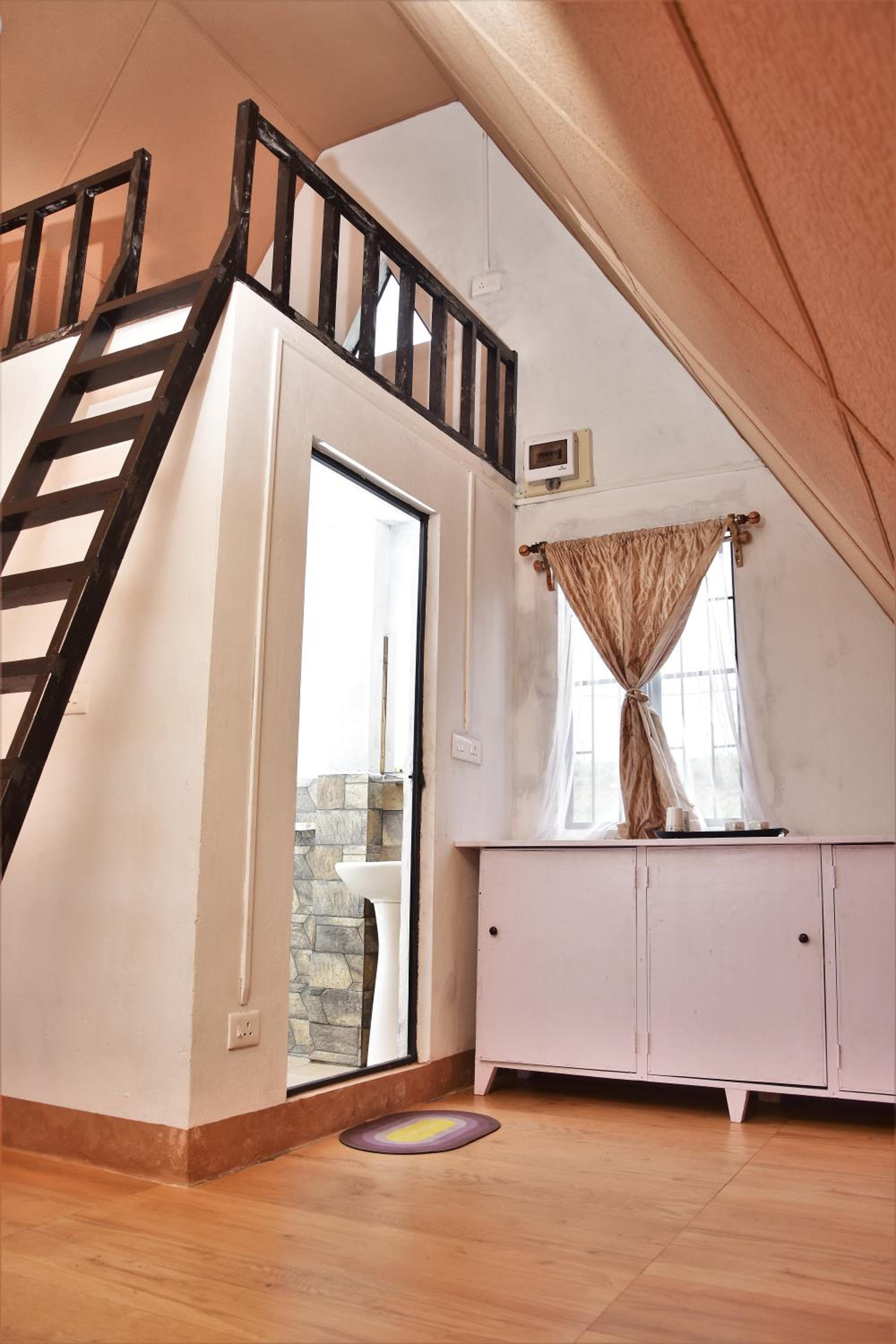 SYLWAN-O SUNRISE HOMESTAY & Restaurant
