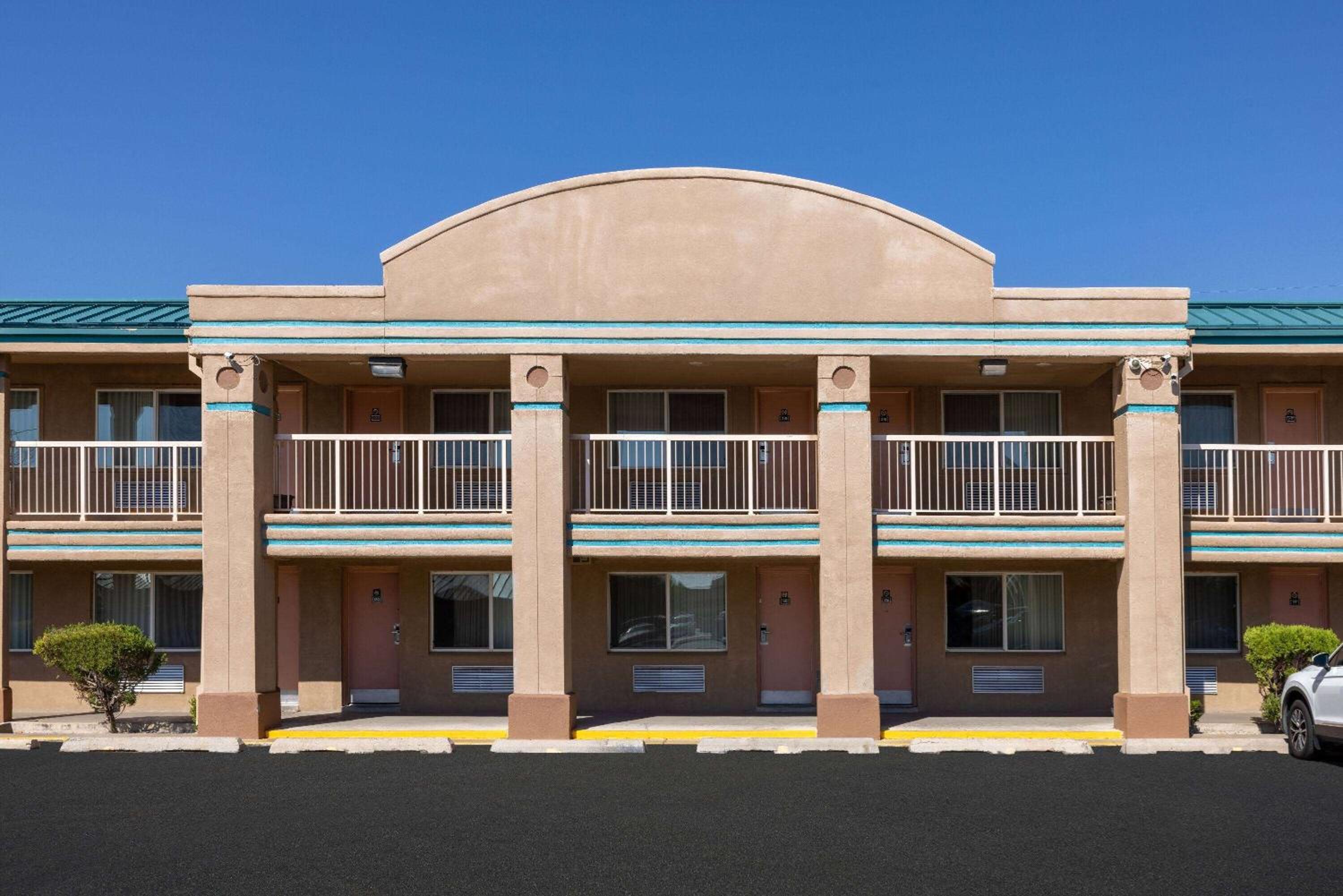 Roswell Vacations - Days Inn by Wyndham Roswell - Property Image 3