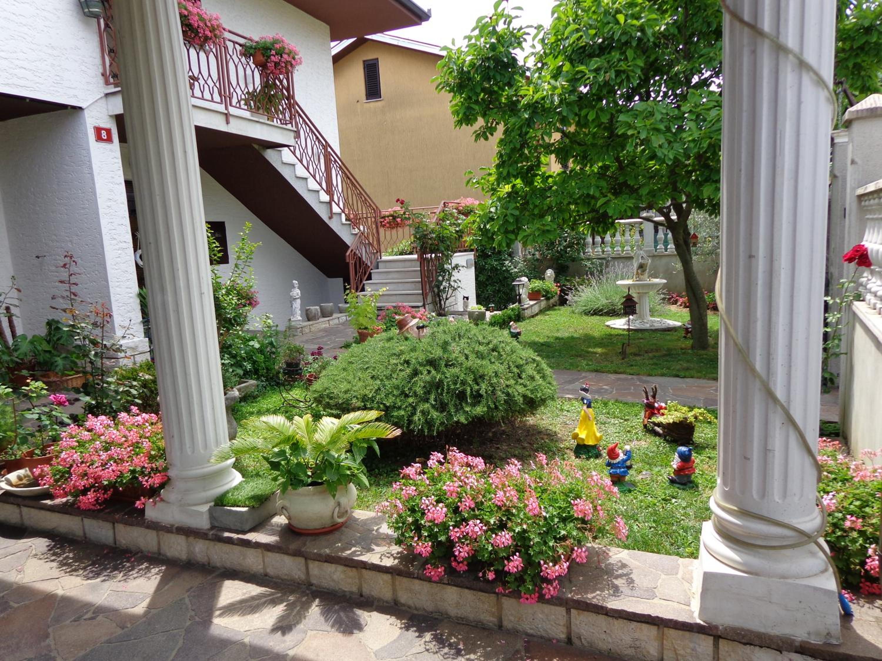 Photo 43