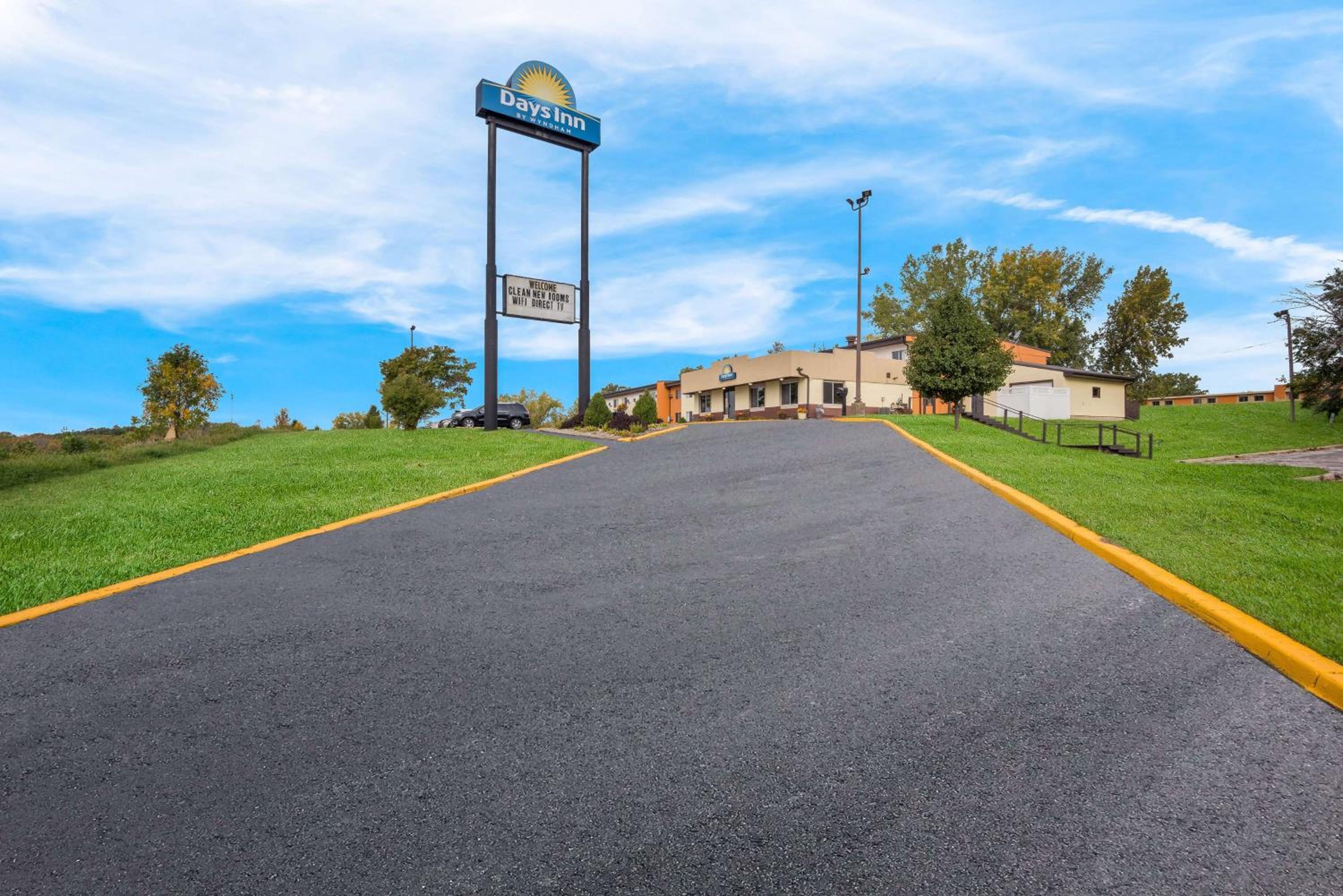 Days Inn by Wyndham Newton view 4