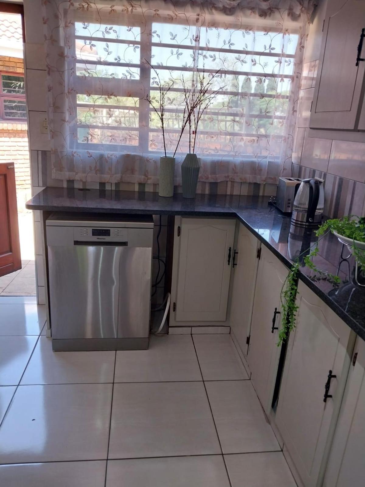 Rustic Townhouse in Pretoria East view 5