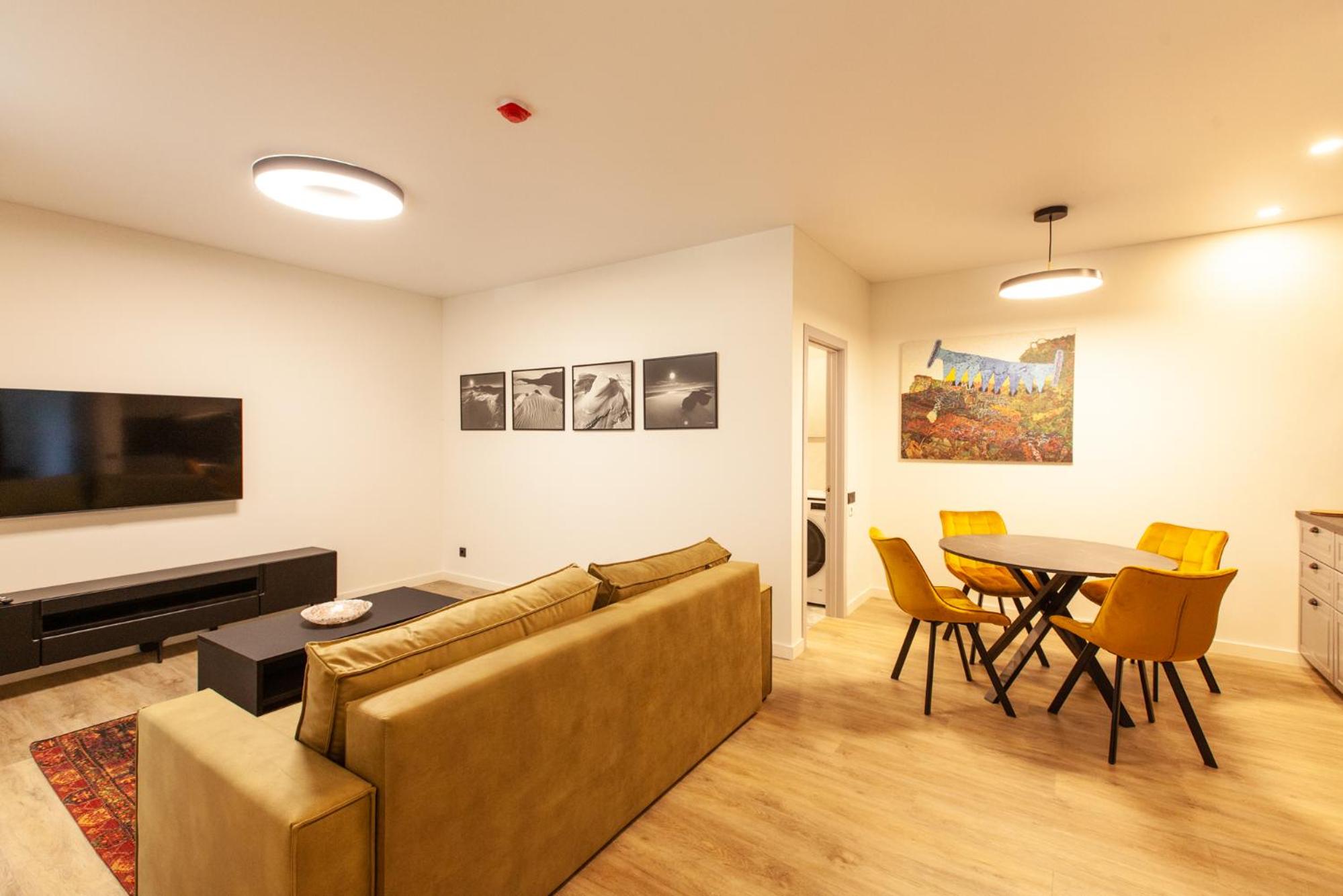 Hotel Cozy apartment in the old town of Klaipėda on the first floor with free parking - Image 1