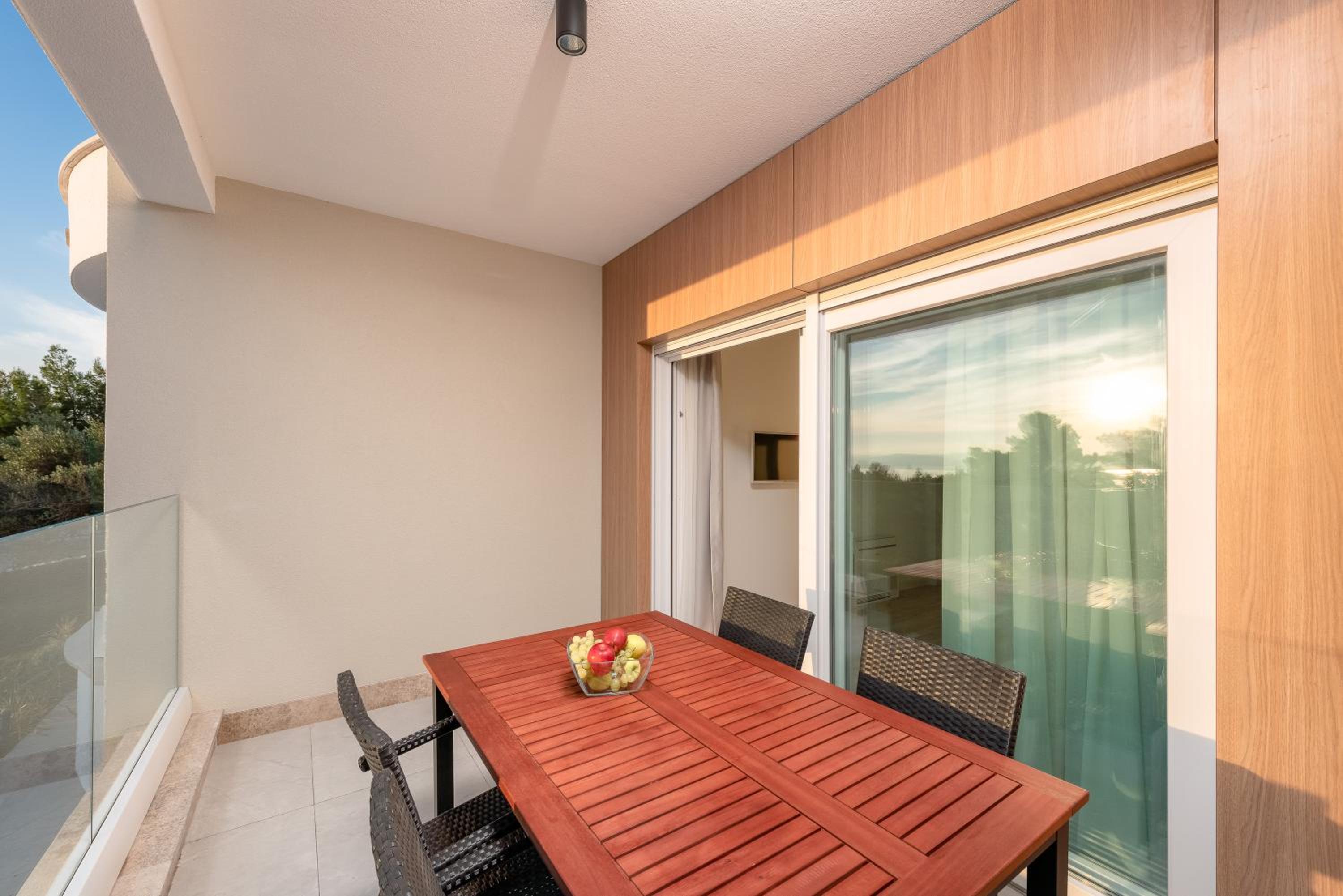 Luxury Apartments Promajna