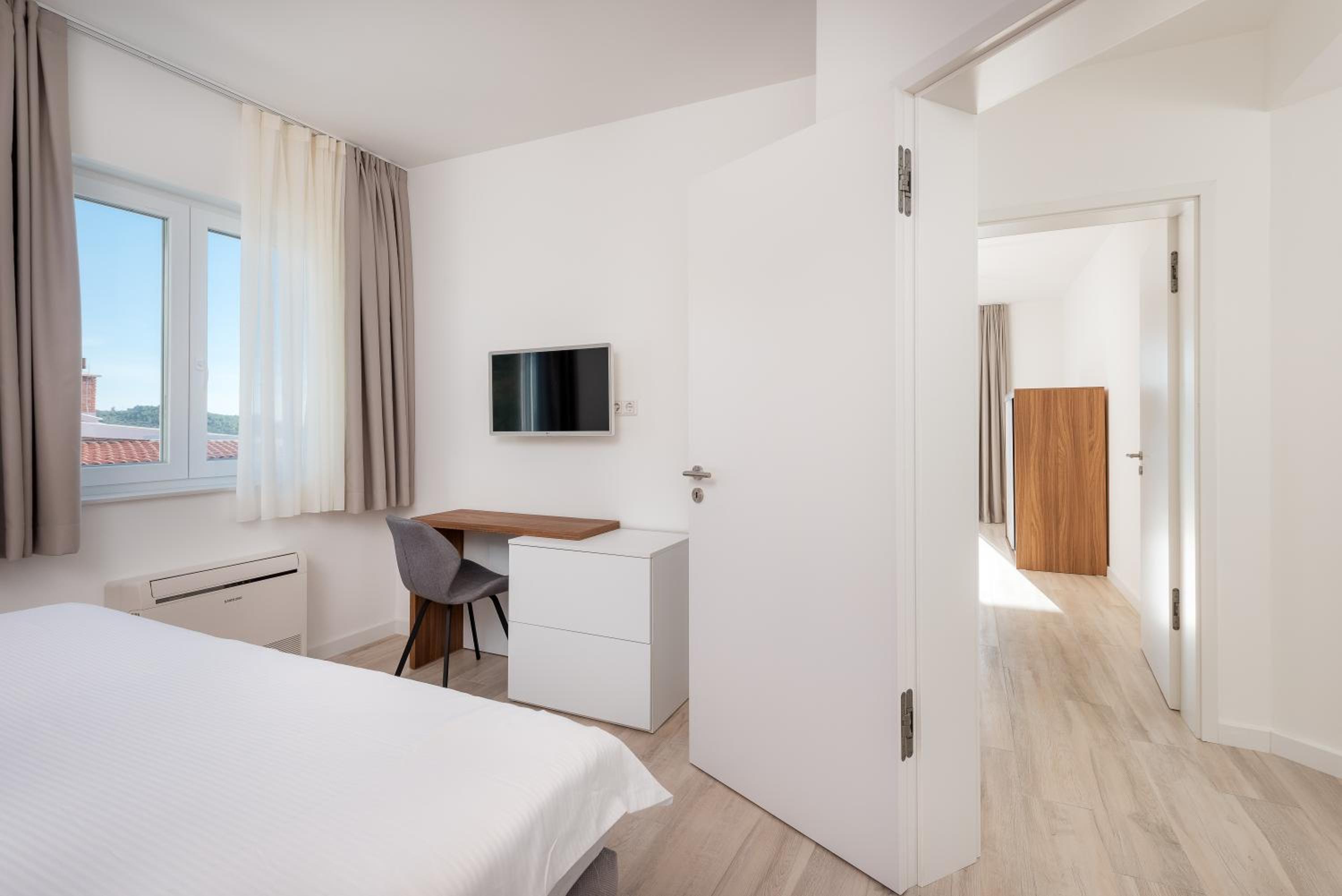 Luxury Apartments Promajna