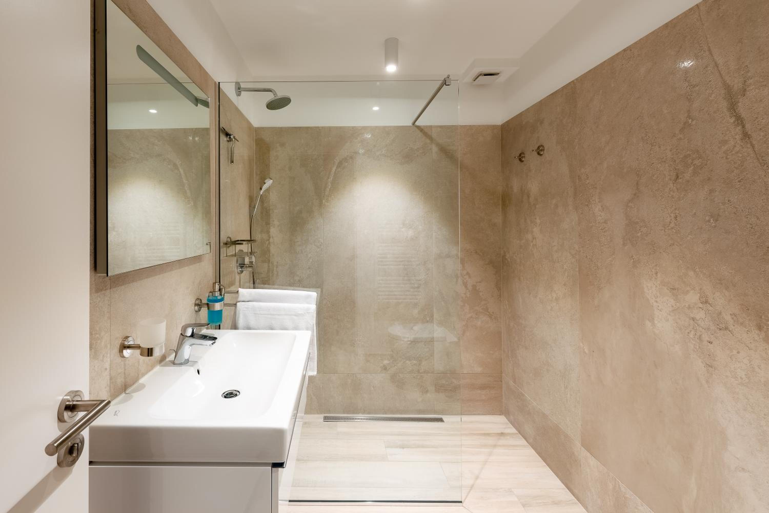 Luxury Apartments Promajna