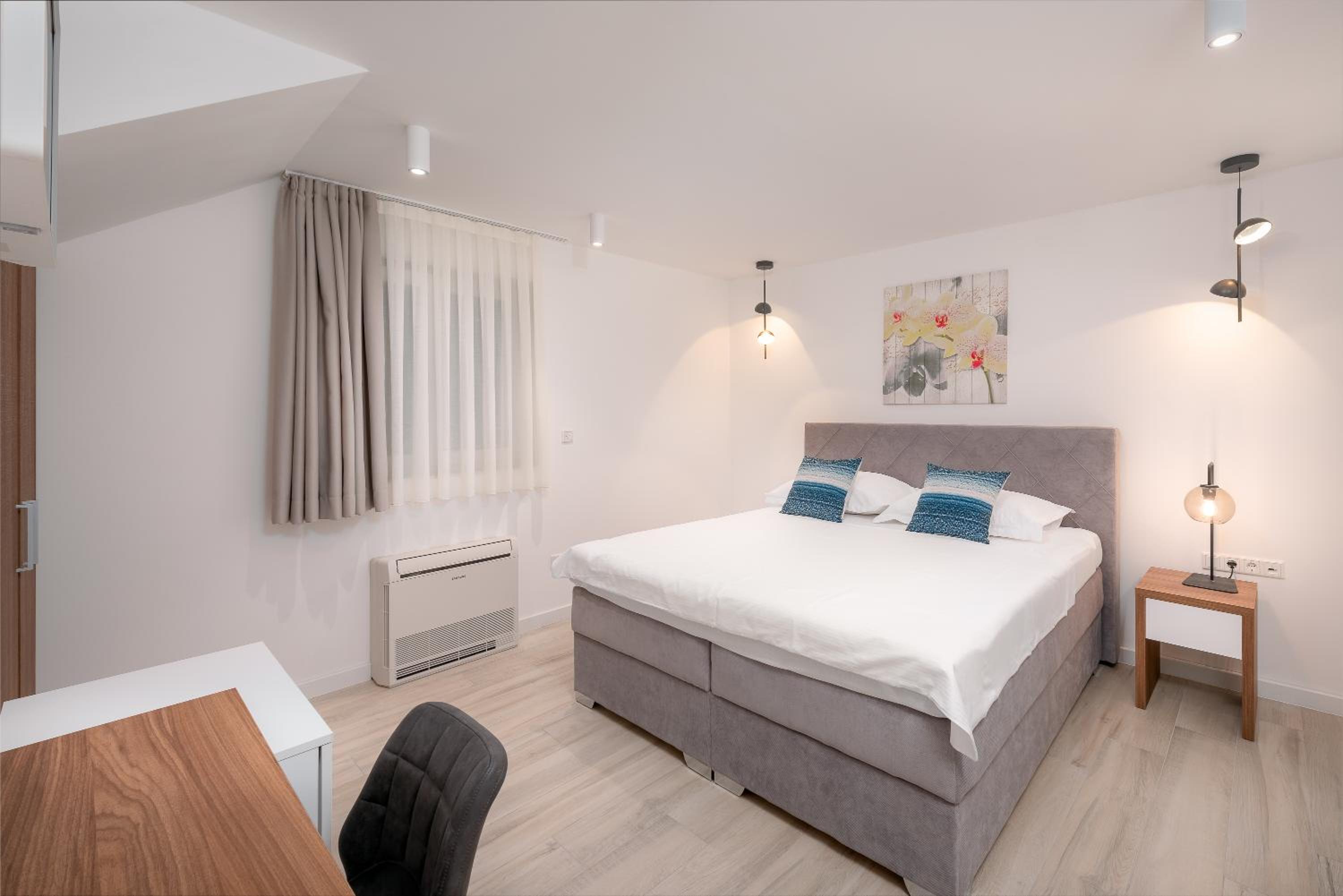 Luxury Apartments Promajna