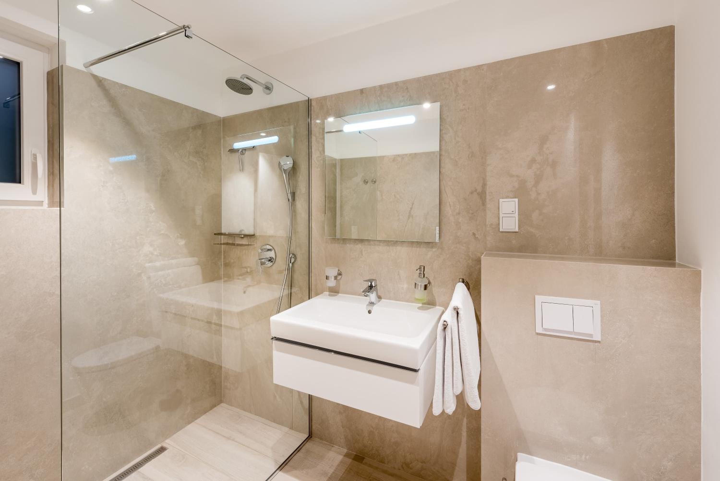 Luxury Apartments Promajna