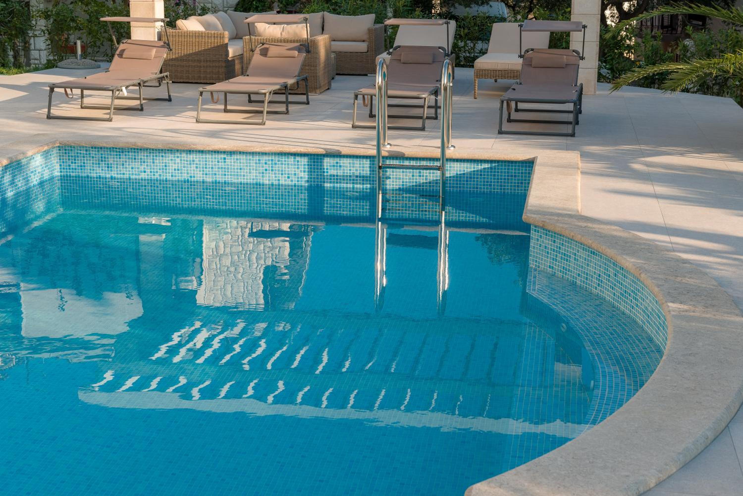 Luxury Apartments Promajna