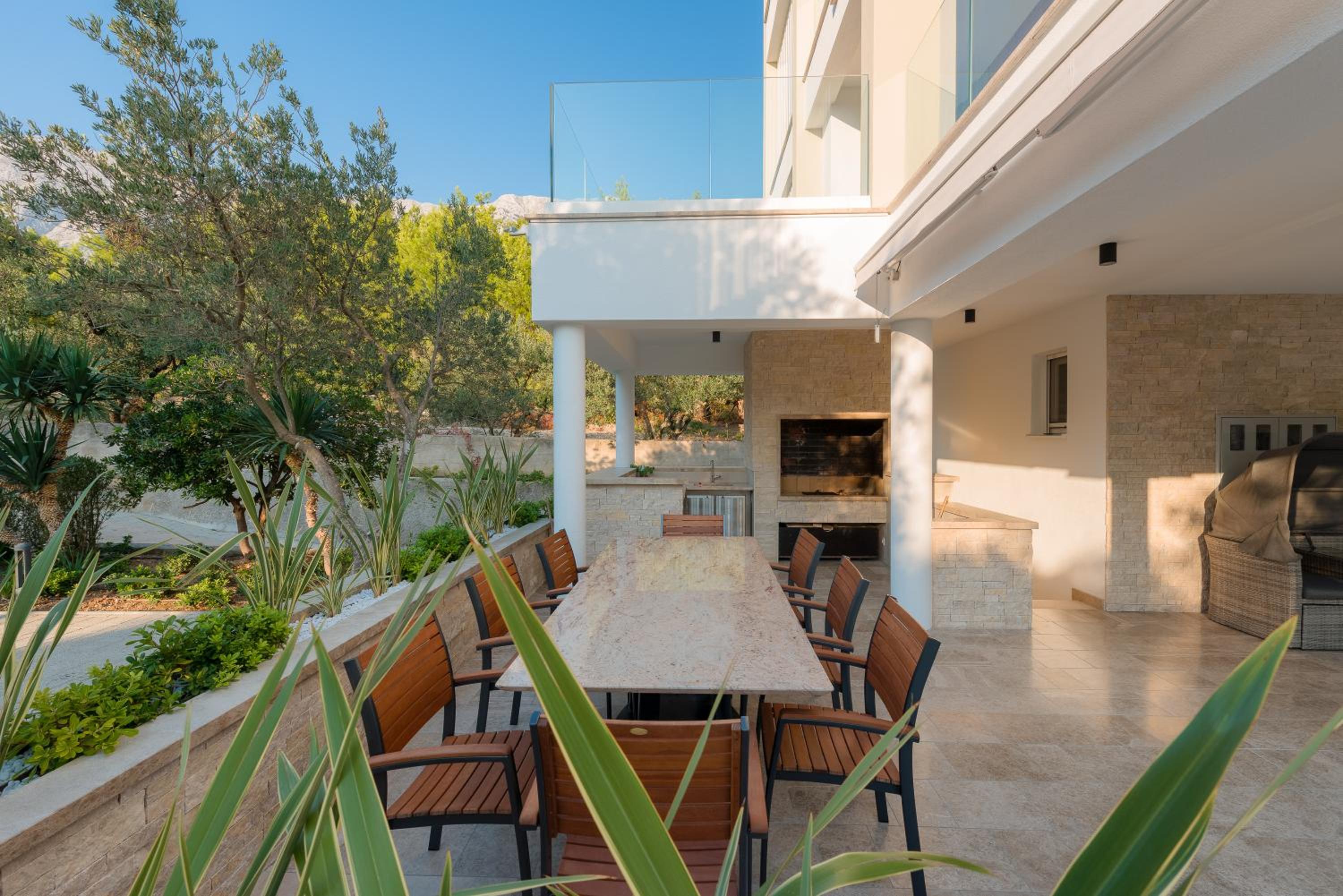 Luxury Apartments Promajna
