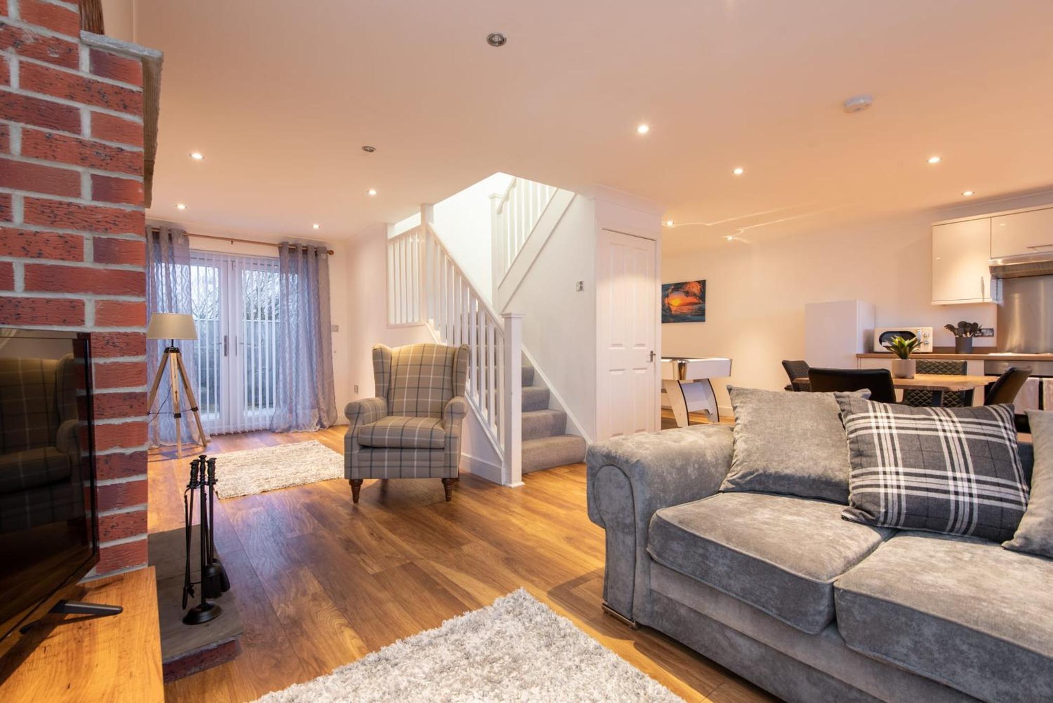 Beautiful Cottage in Durham with Pool Table view 2