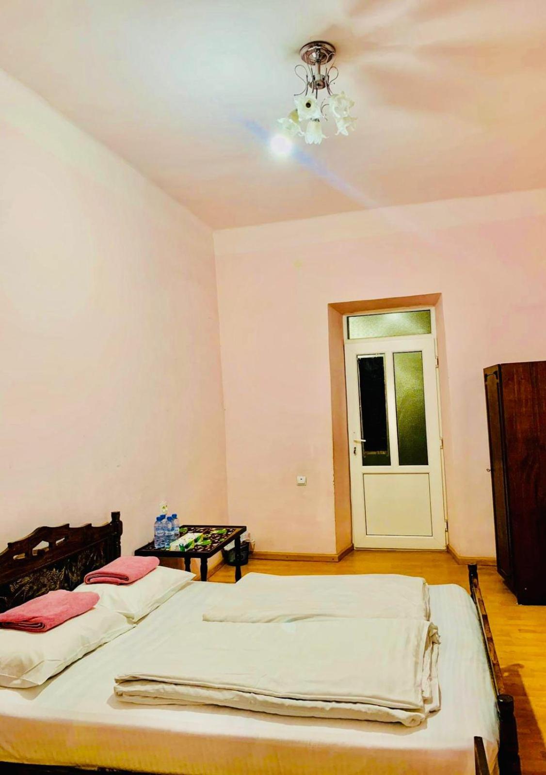 Daisy Hostel & Tour