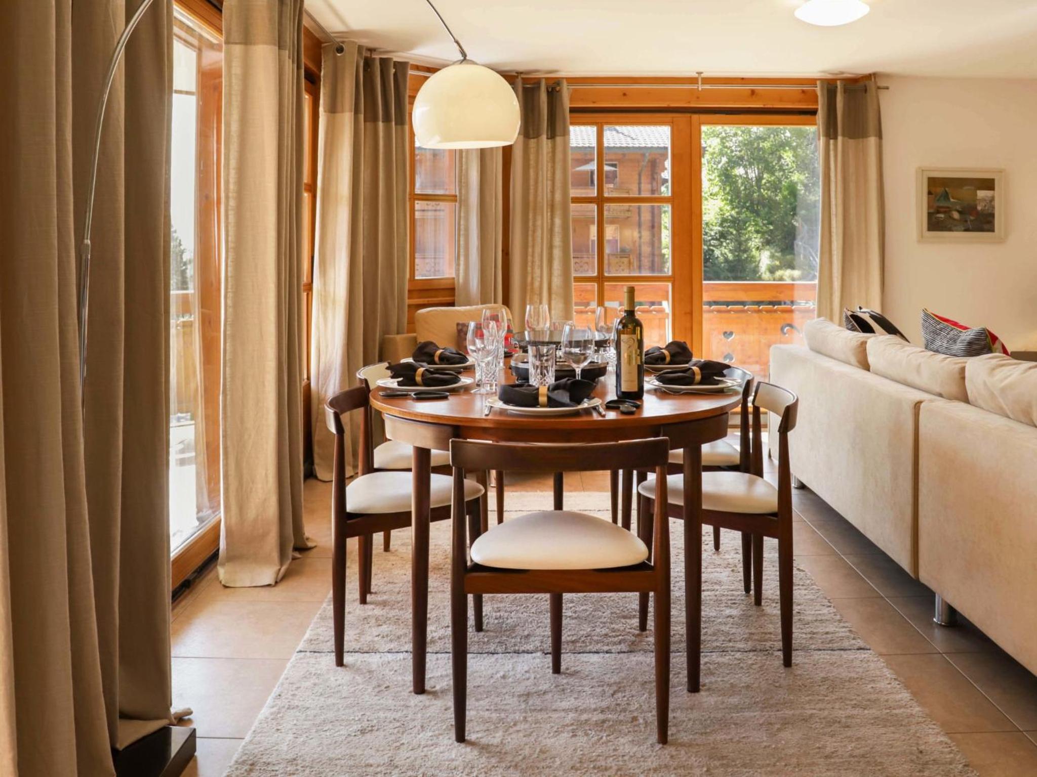 Apartment Les Cîmes 8 by Interhome