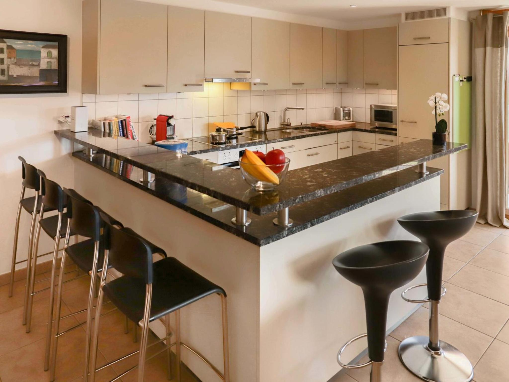 Apartment Les Cîmes 8 by Interhome