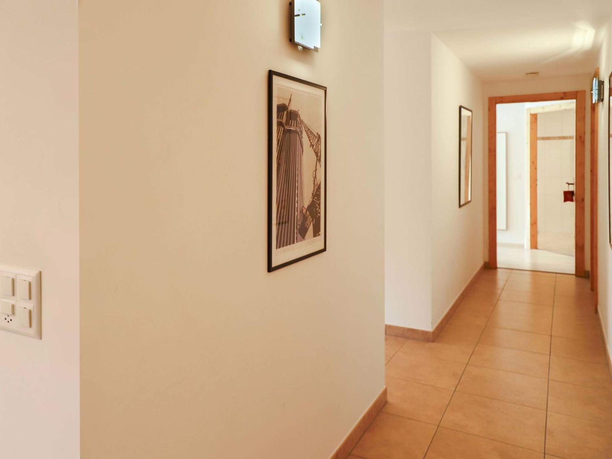 Apartment Les Cîmes 8 by Interhome