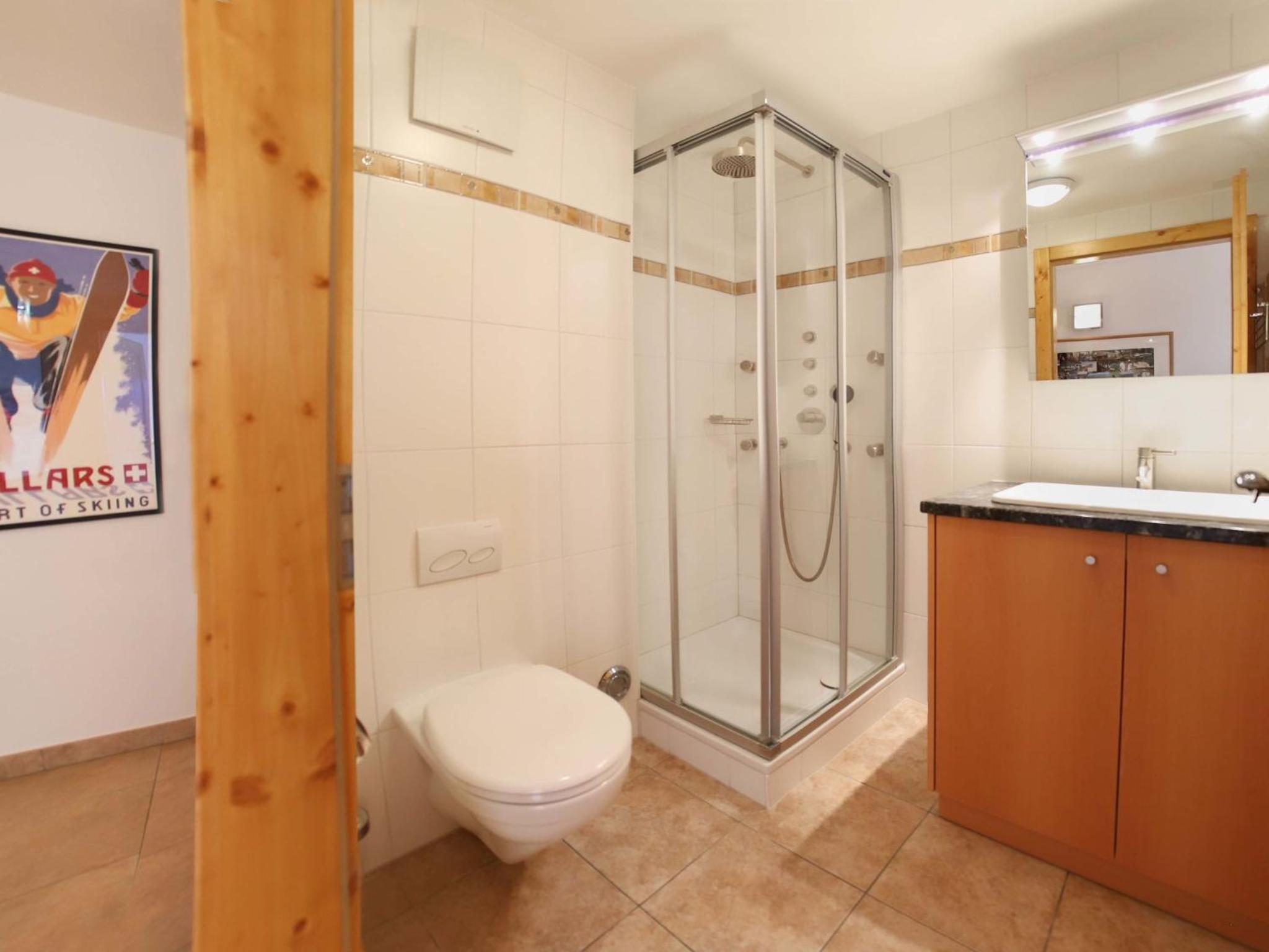 Apartment Les Cîmes 8 by Interhome