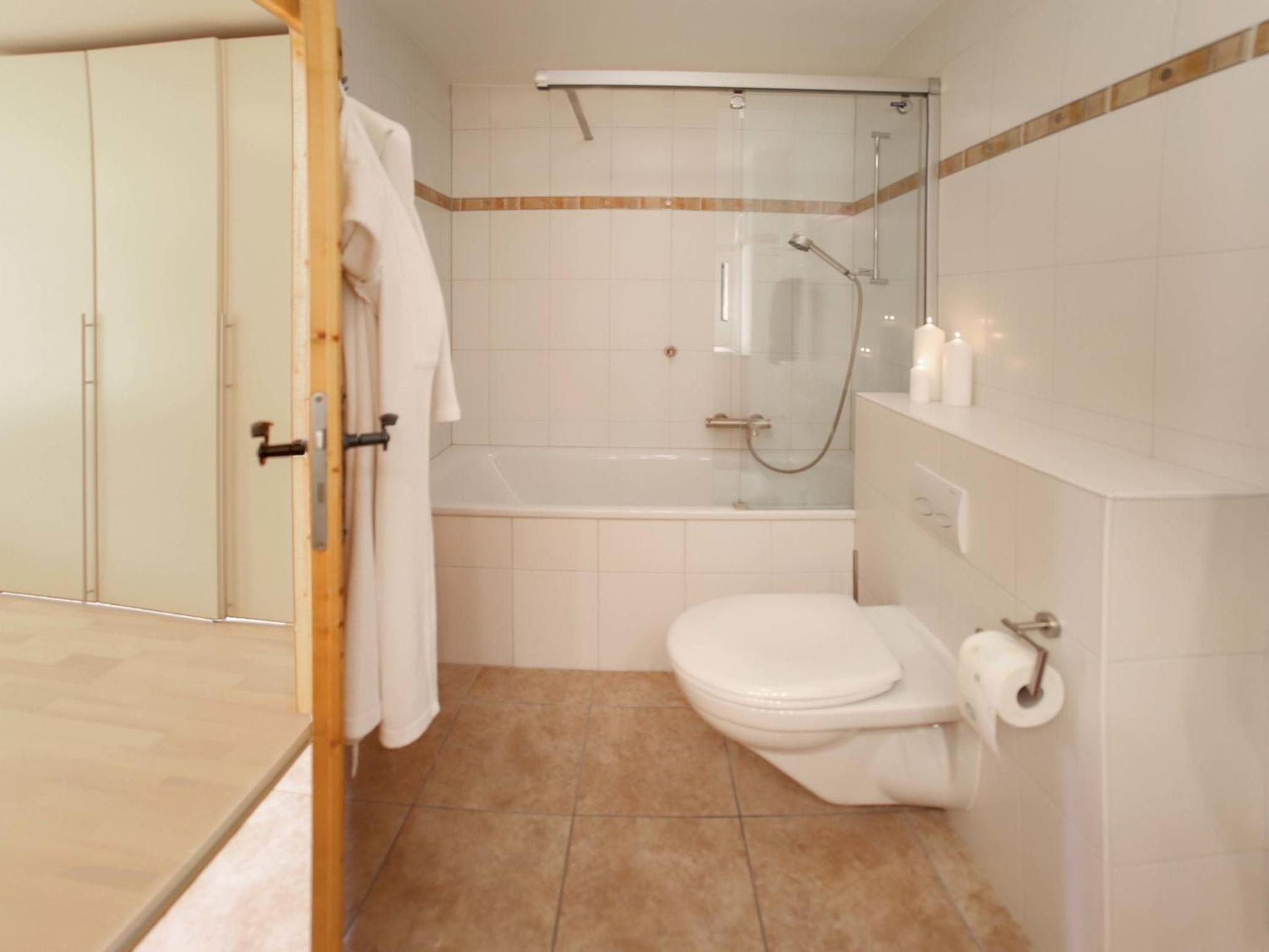 Apartment Les Cîmes 8 by Interhome