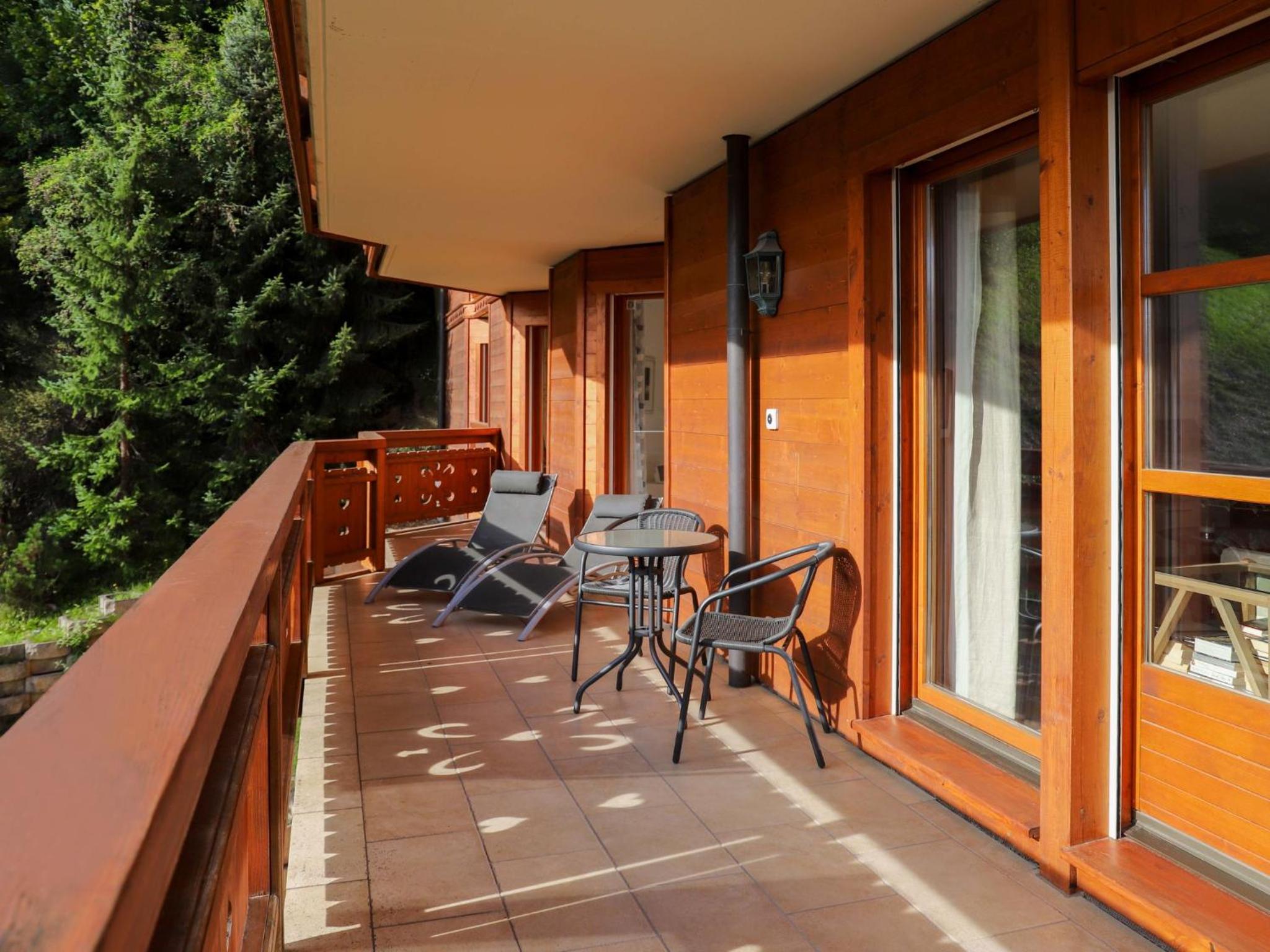 Apartment Les Cîmes 8 by Interhome