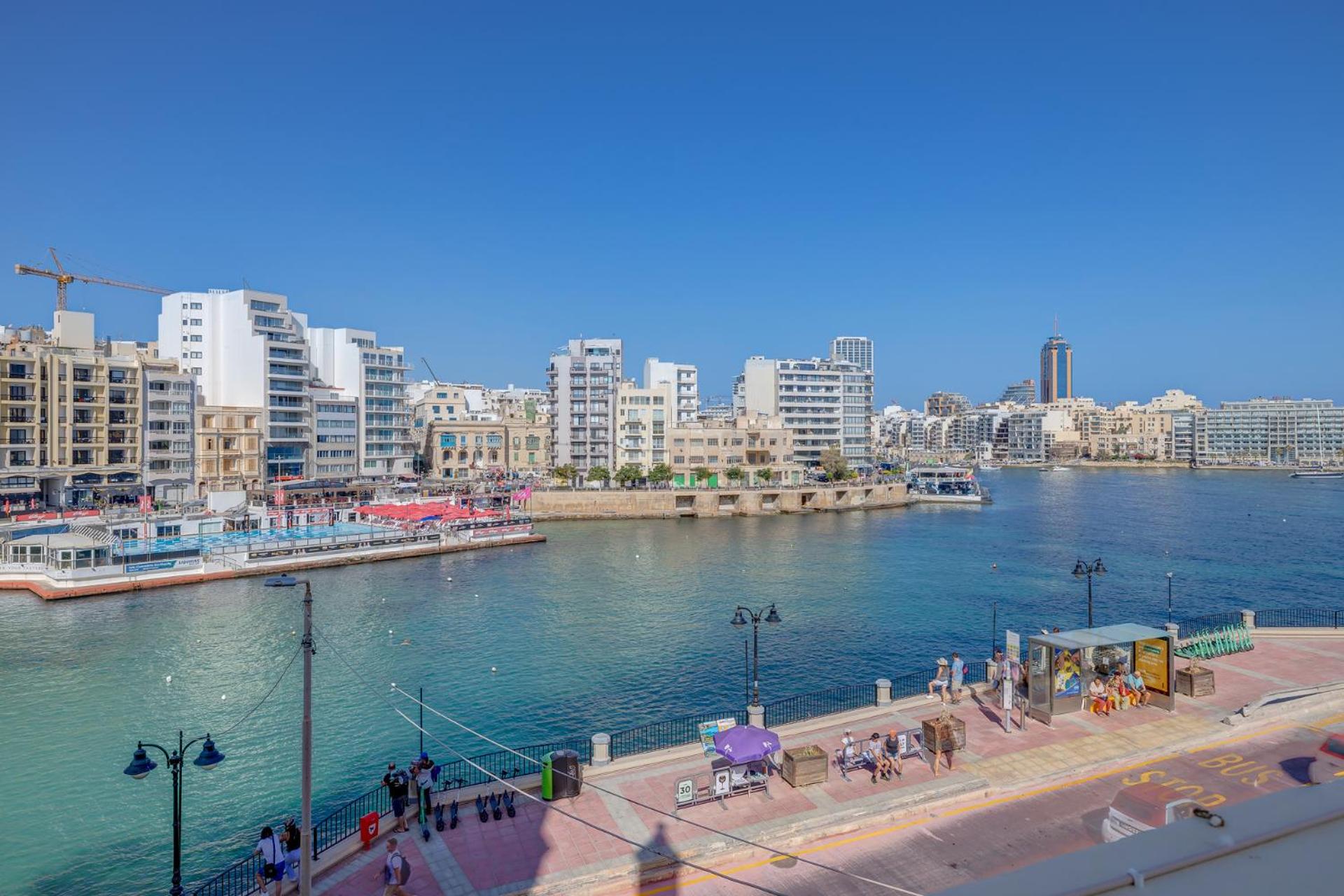 Seafront Traditional Maltese Townhouse Balluta Bay