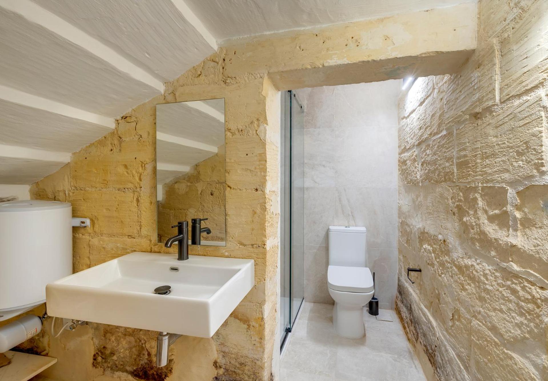 Seafront Traditional Maltese Townhouse Balluta Bay