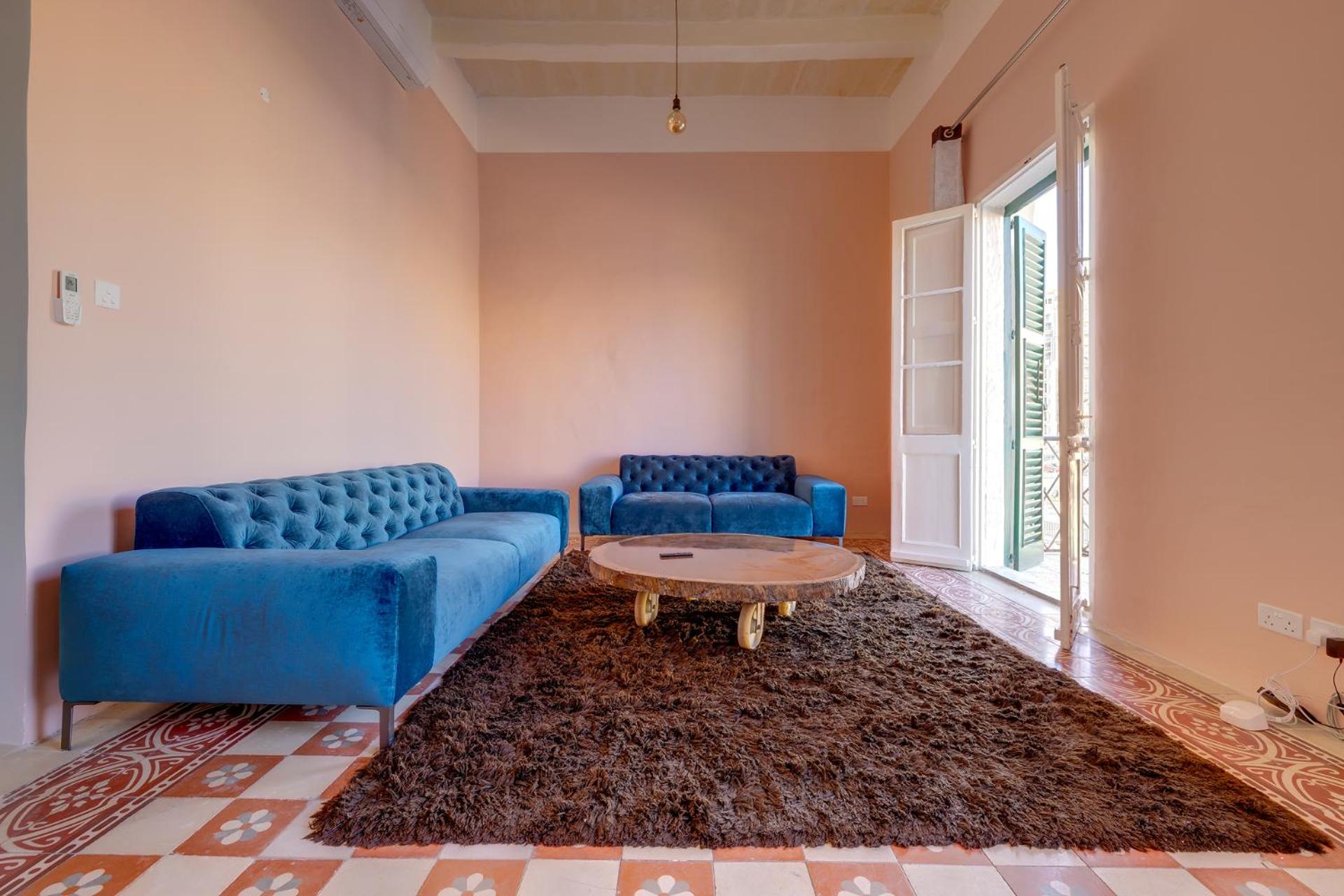 Seafront Traditional Maltese Townhouse Balluta Bay