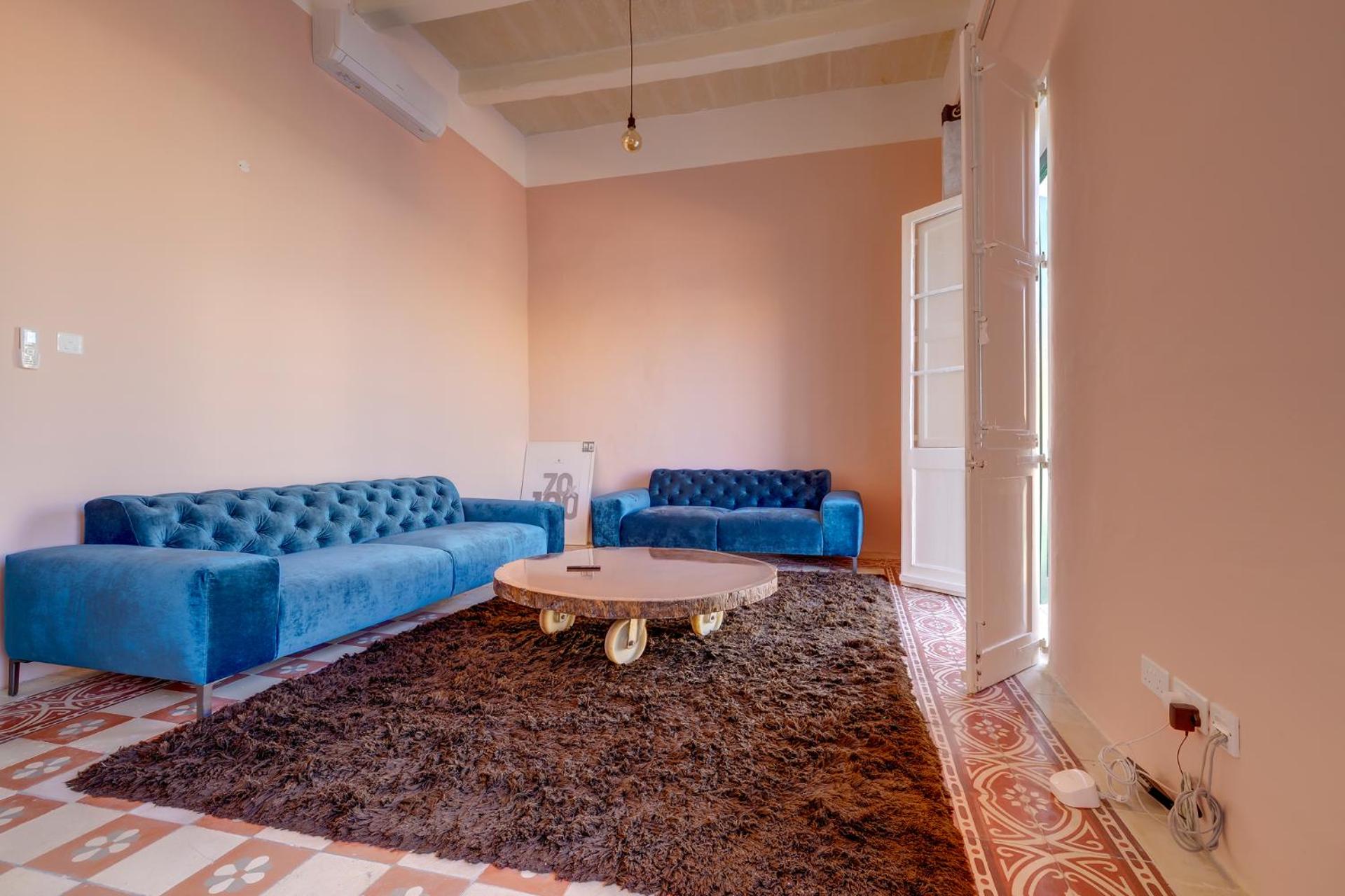 Seafront Traditional Maltese Townhouse Balluta Bay