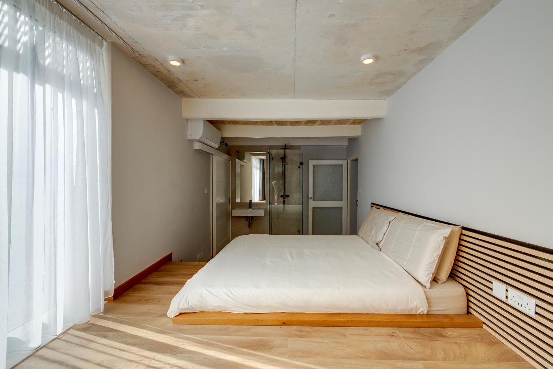 Seafront Traditional Maltese Townhouse Balluta Bay