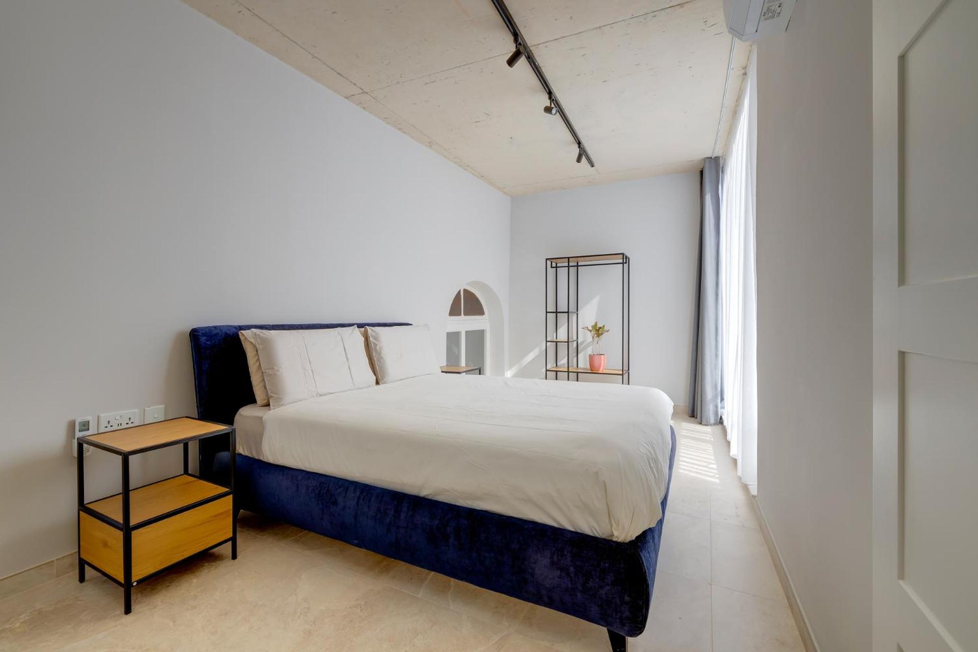 Seafront Traditional Maltese Townhouse Balluta Bay