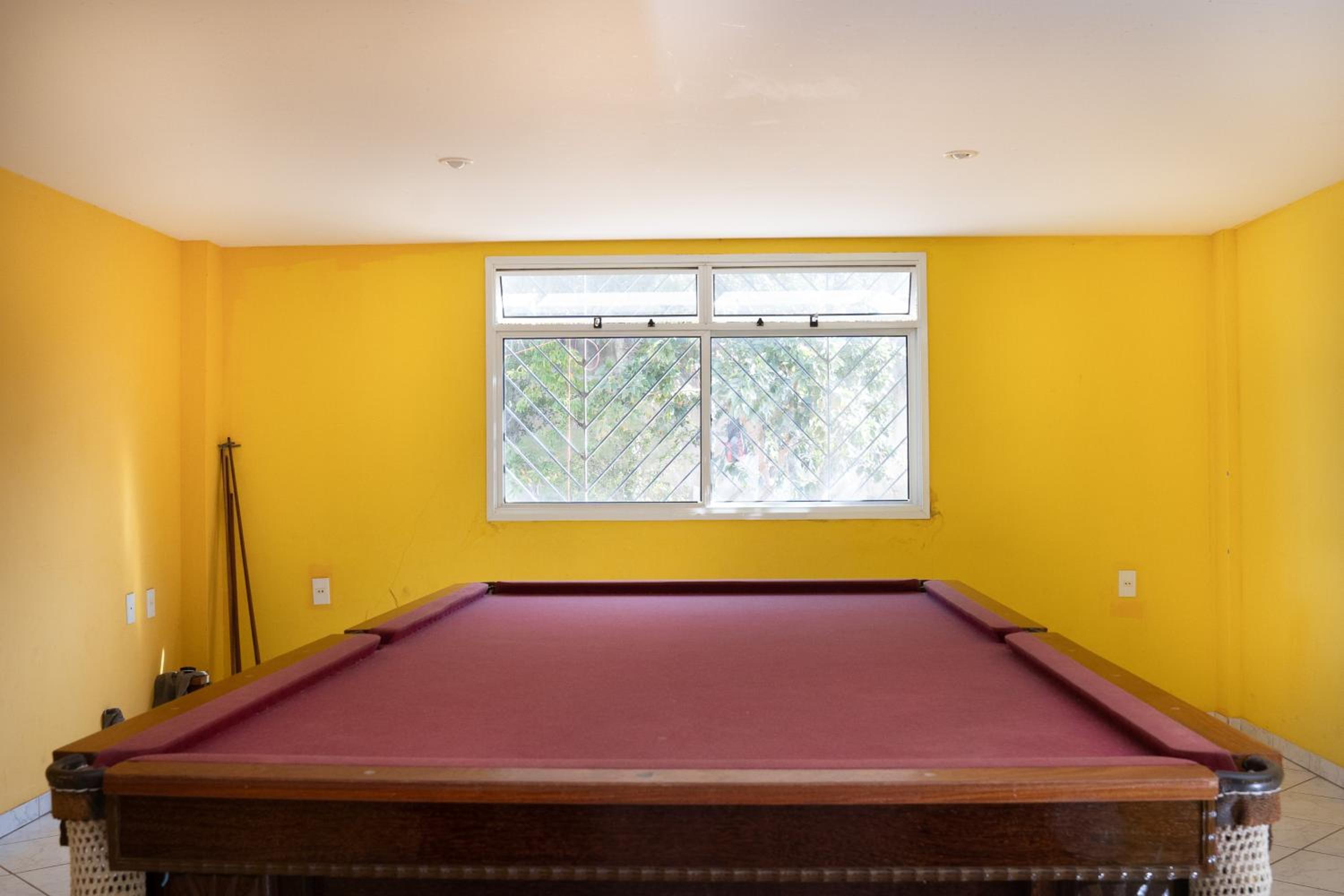 Casa de 850m2 e piscina na Praia de Santa Helena.