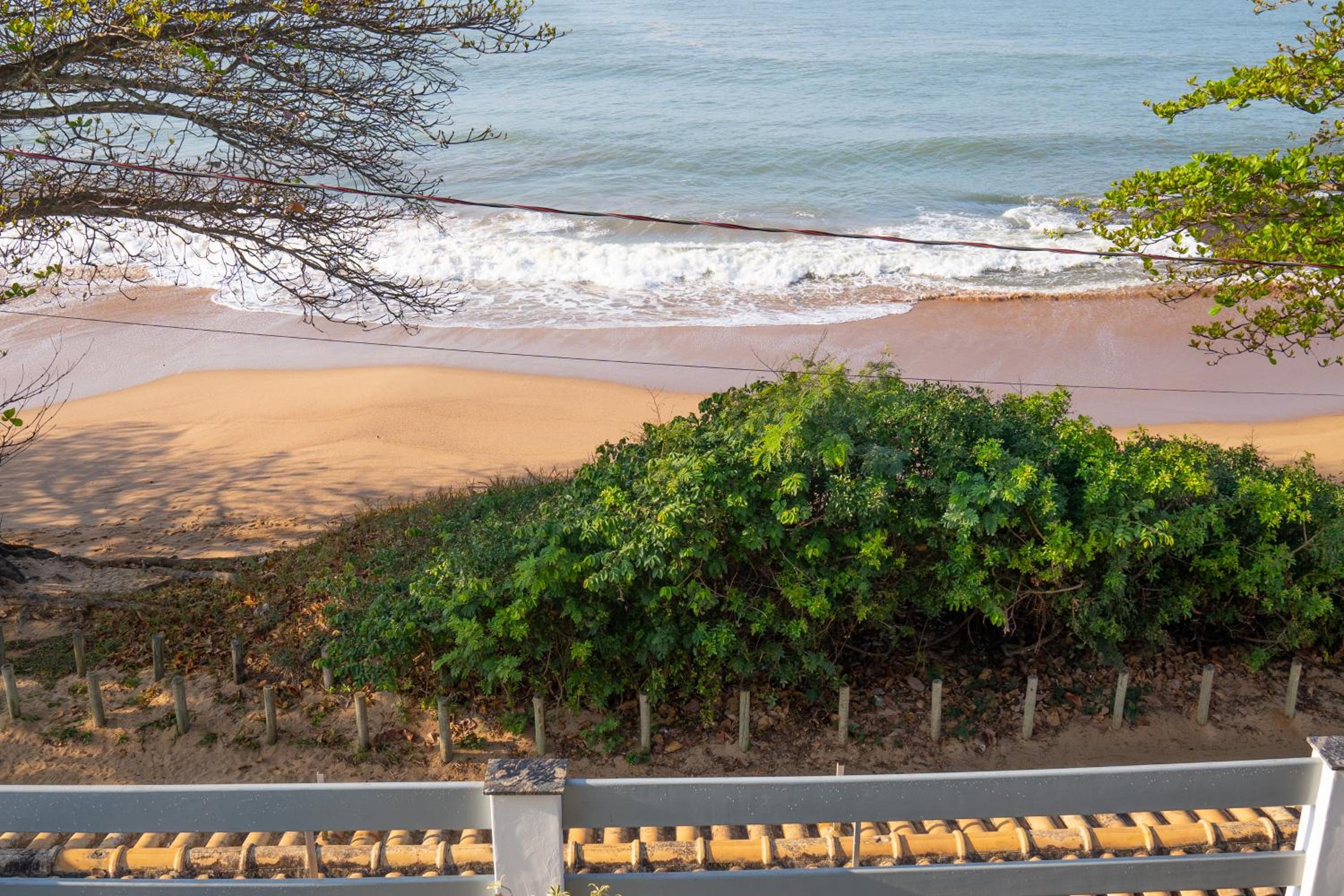 Casa de 850m2 e piscina na Praia de Santa Helena.