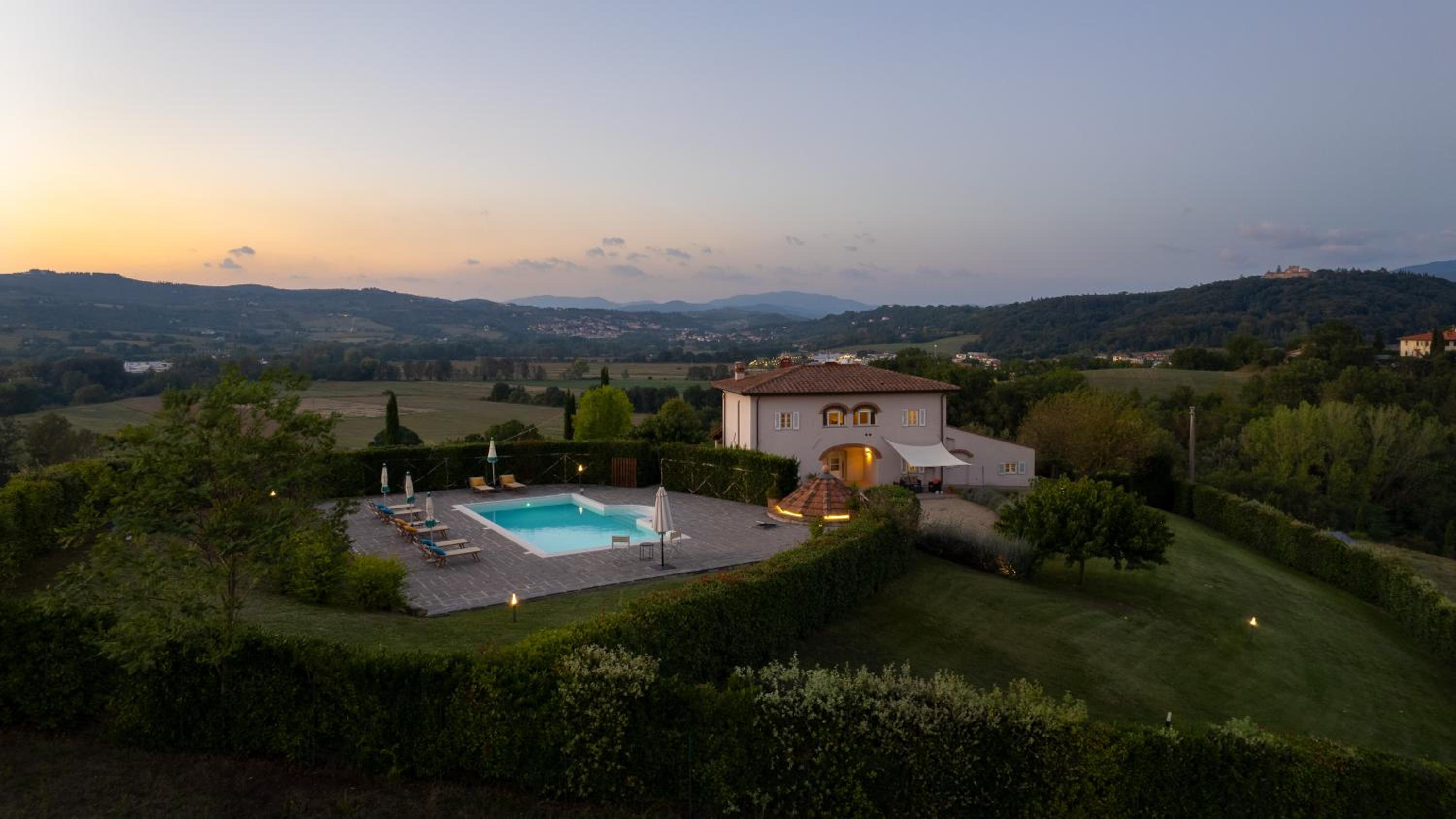 VILLA IL MAGNIFICO 10, Emma Villas view 3