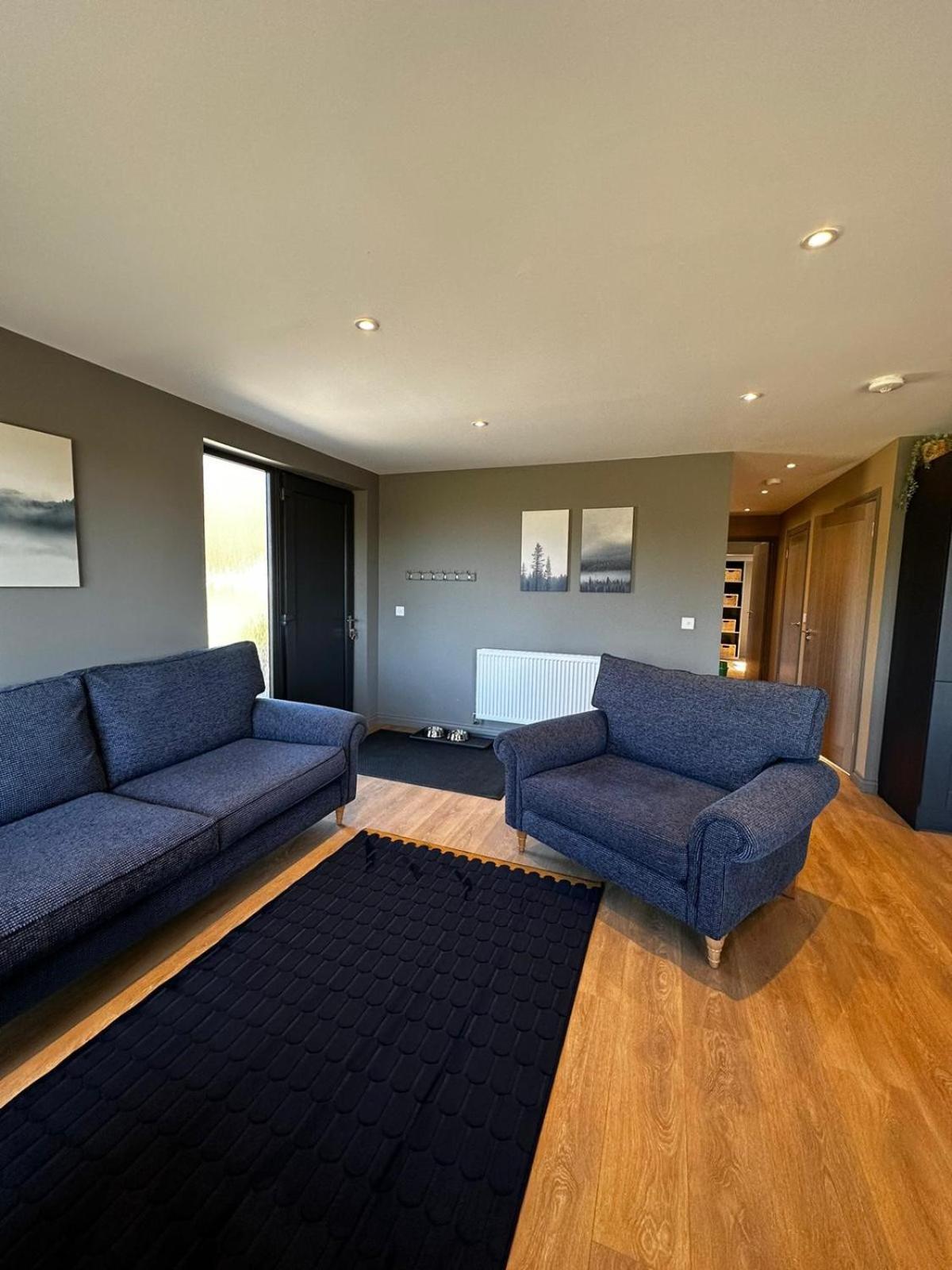 Spacious 3-Bedroom Chalet on Country Estate near Glasgow - sleeps 6