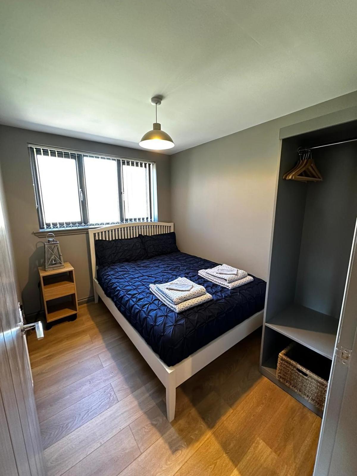 Spacious 3-Bedroom Chalet on Country Estate near Glasgow - sleeps 6